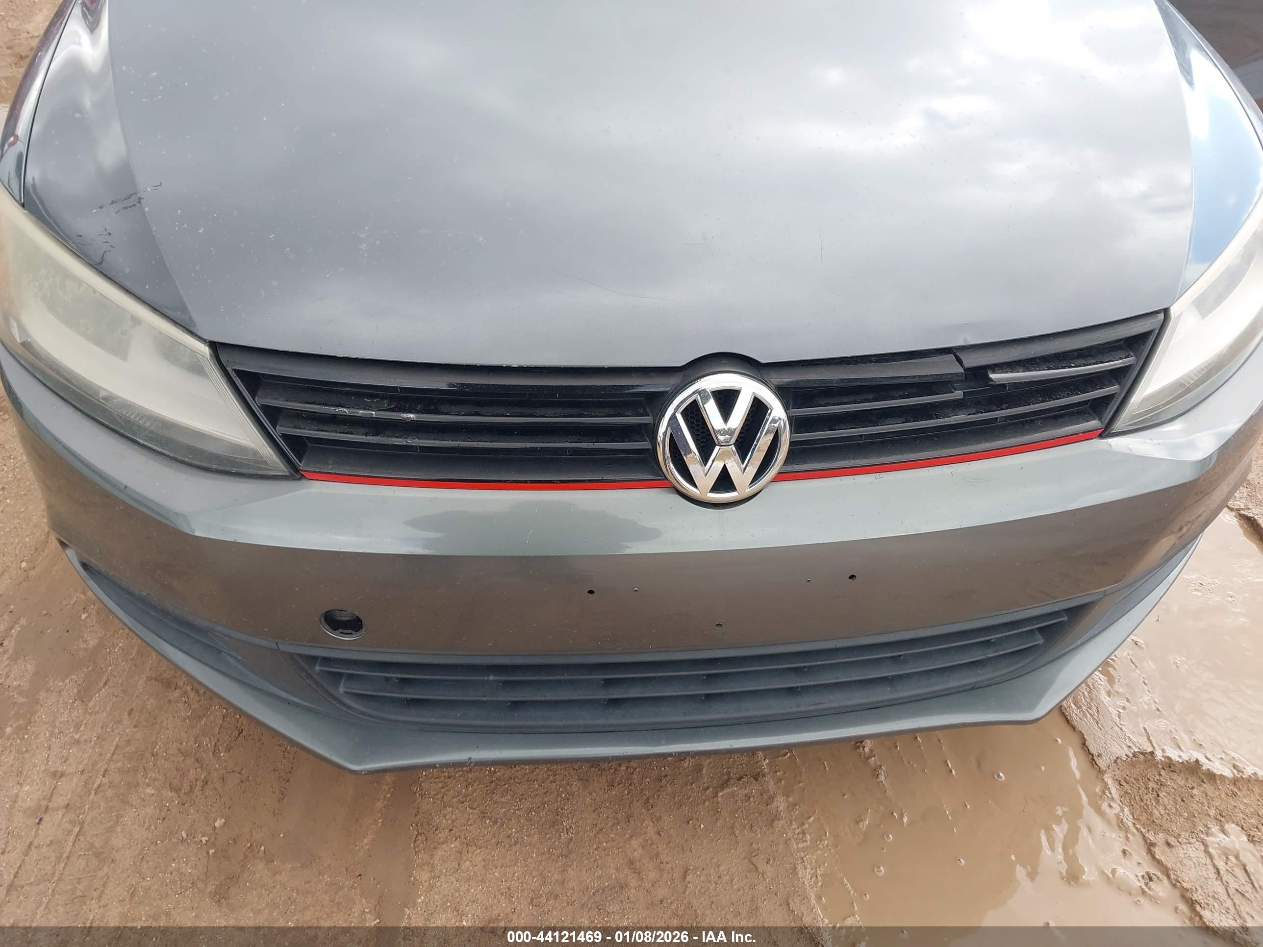VOLKSWAGEN JETTA image 6
