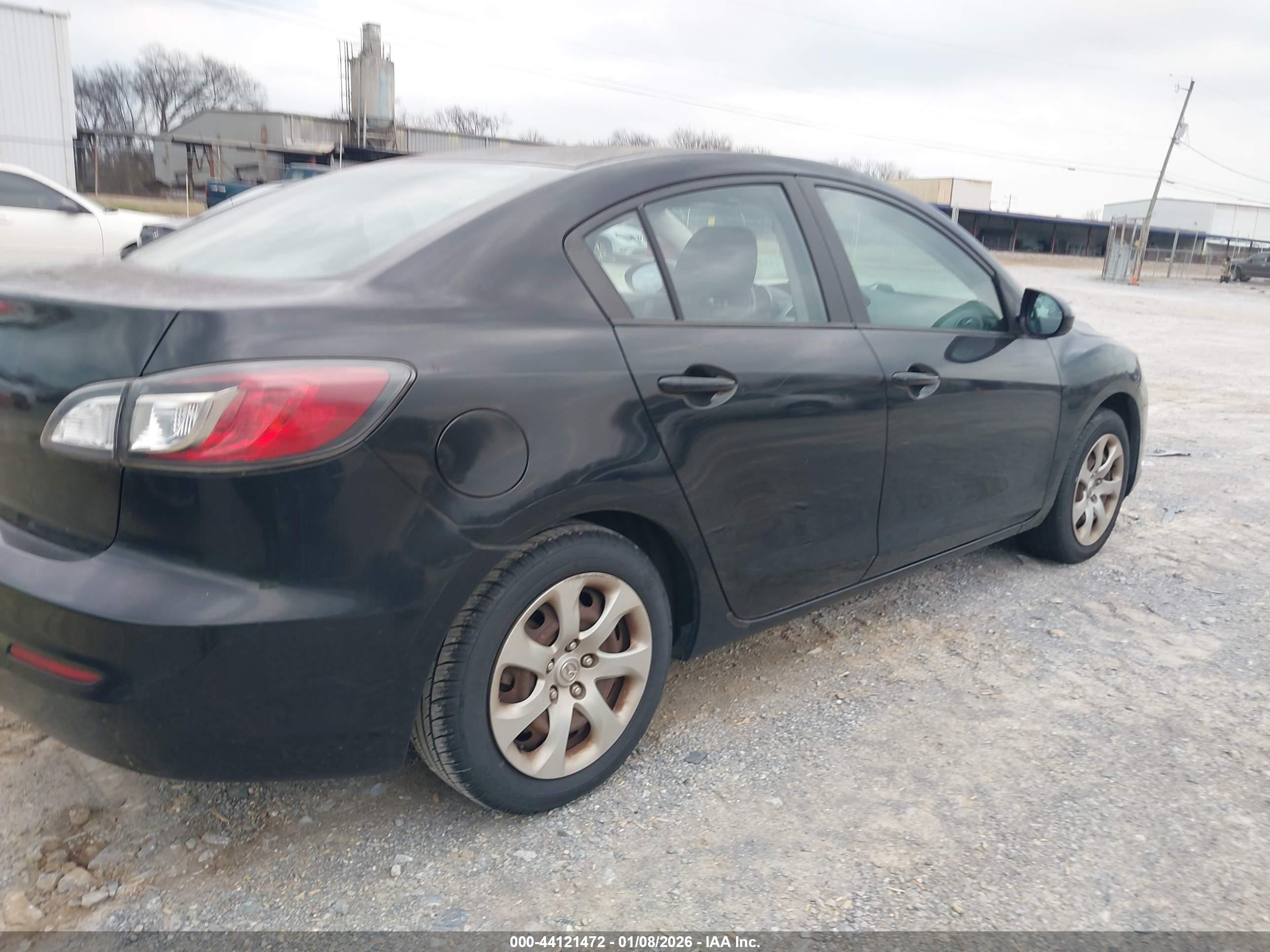 MAZDA MAZDA3 image 4