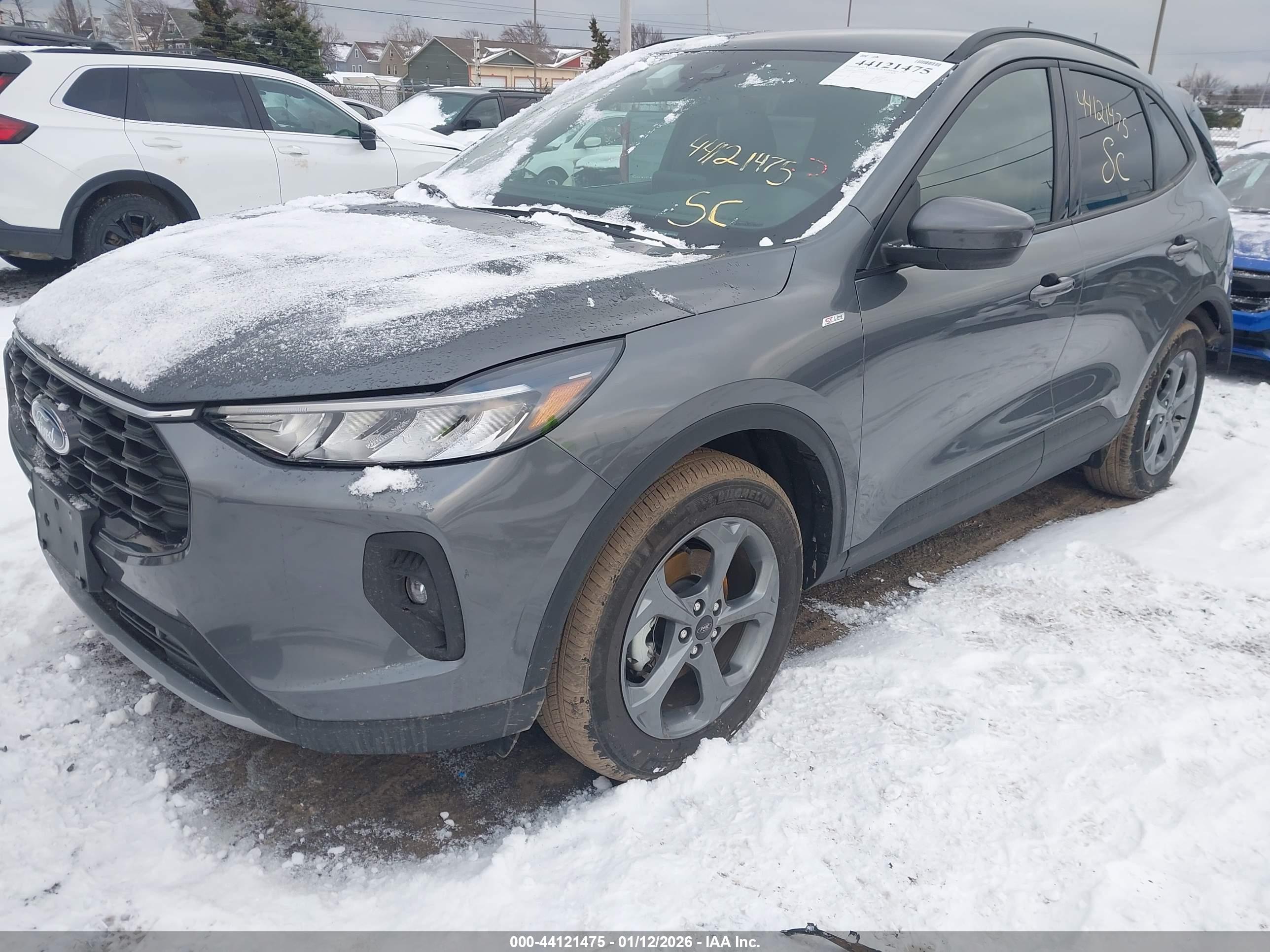 FORD ESCAPE image 2