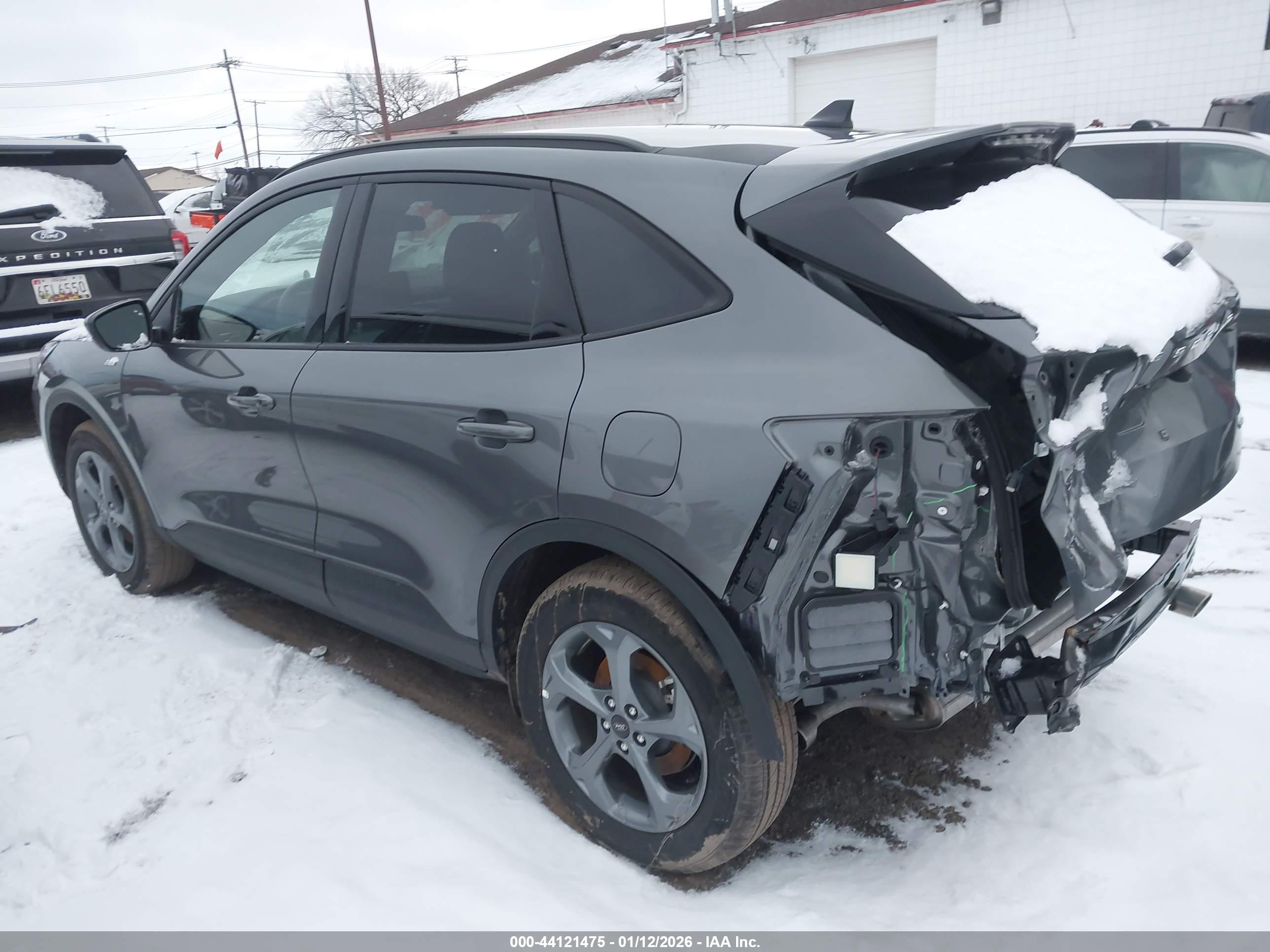 FORD ESCAPE image 3
