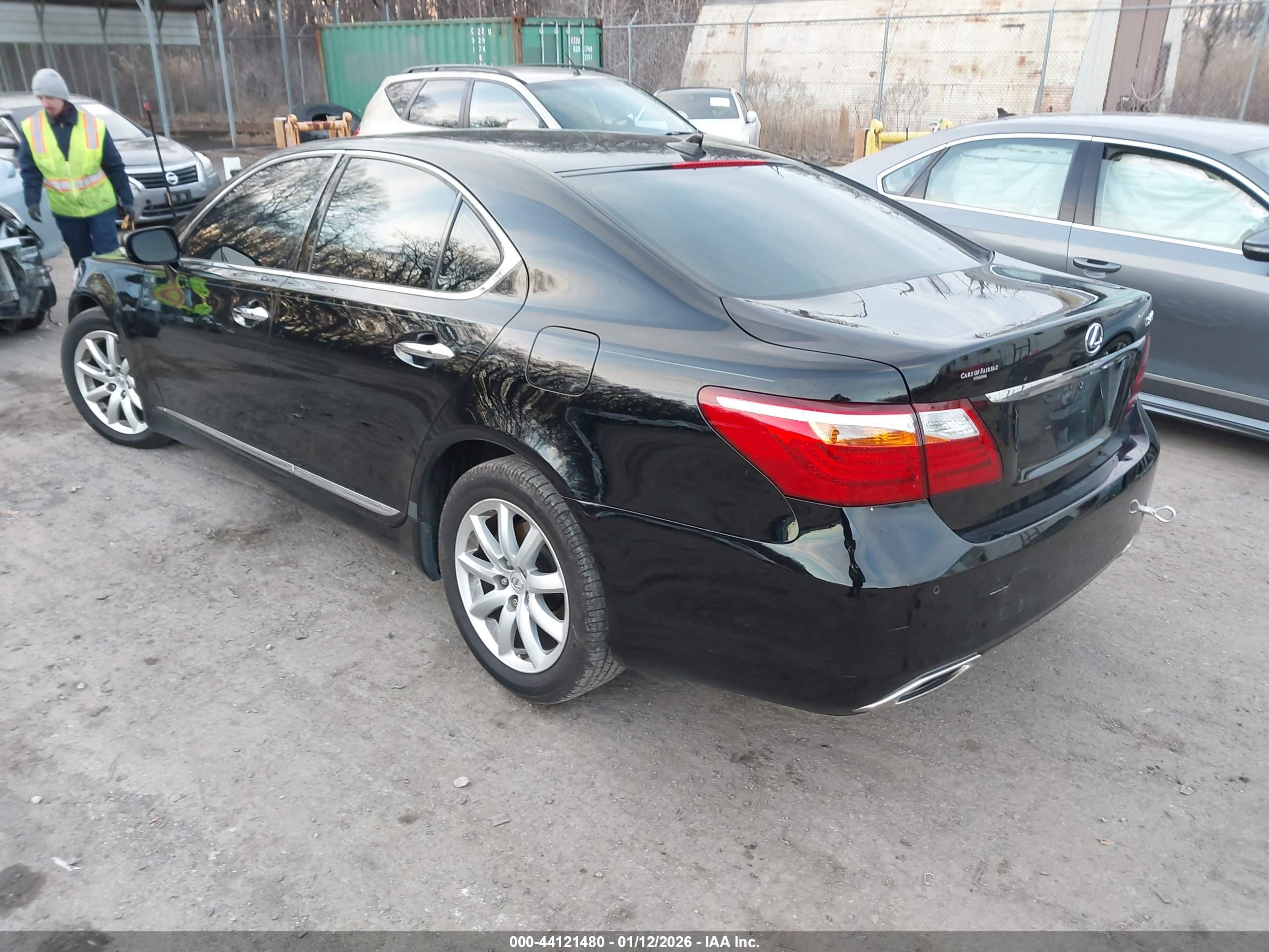LEXUS LS image 3
