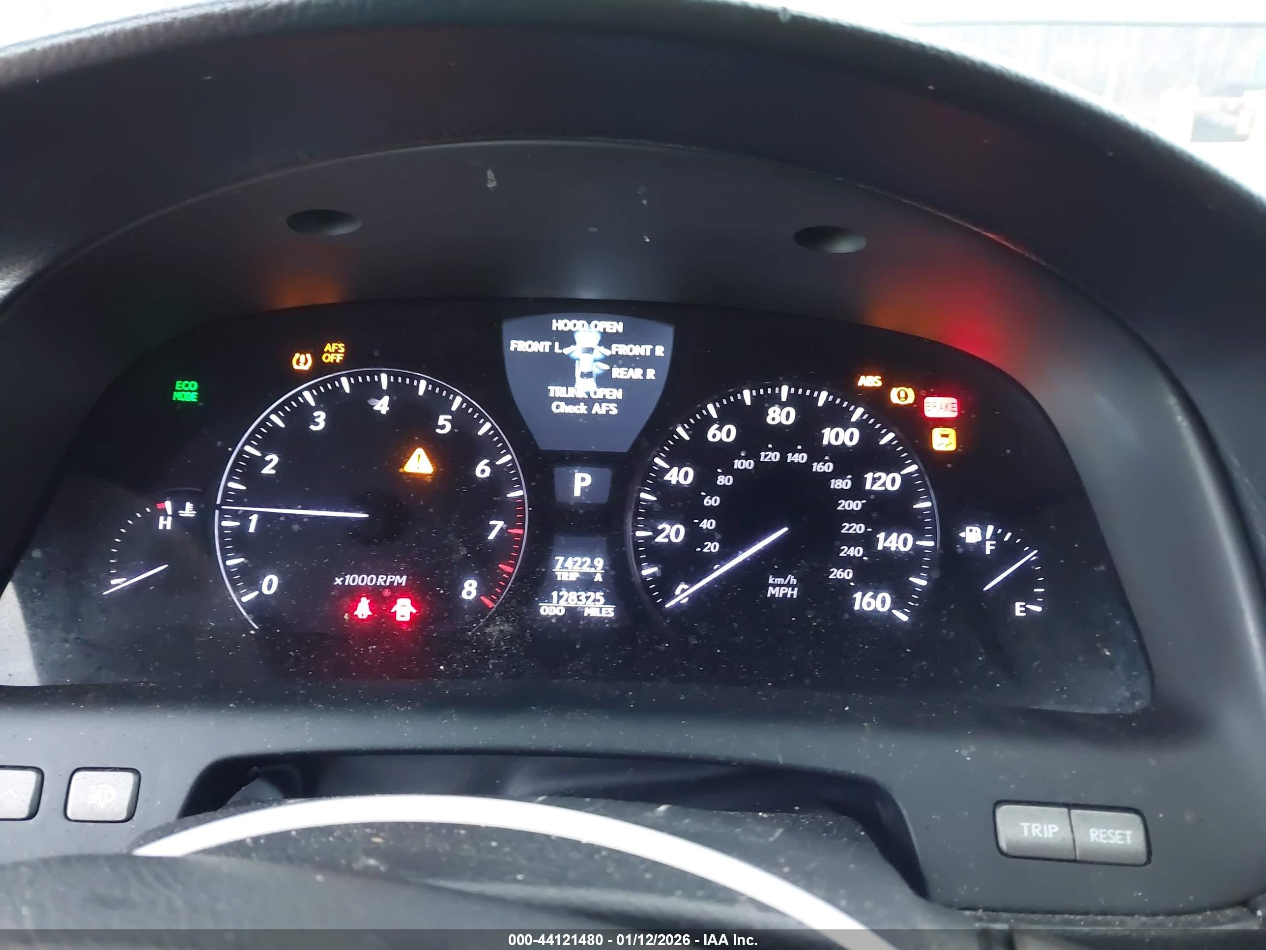 LEXUS LS image 7