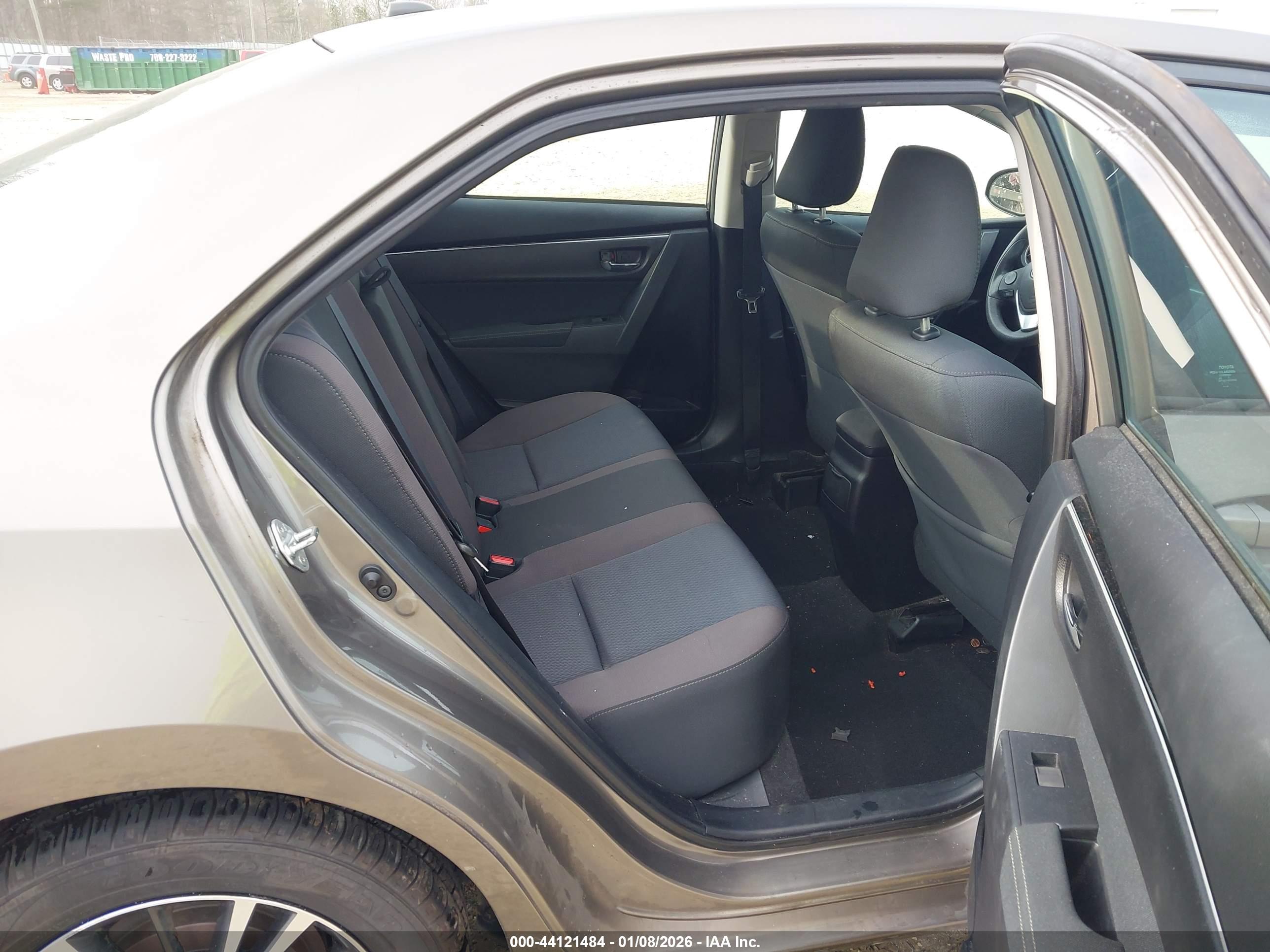 TOYOTA COROLLA image 8