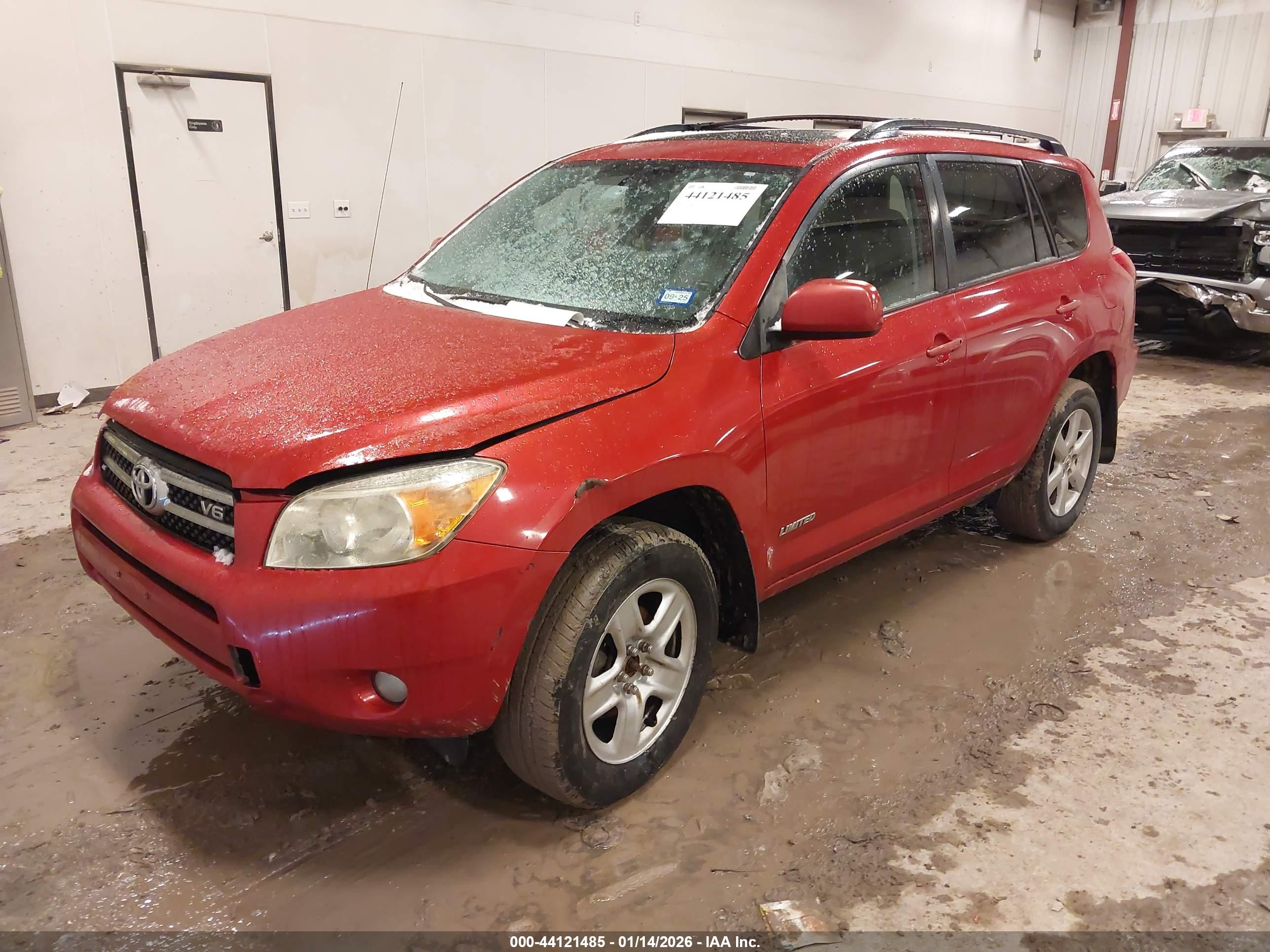 TOYOTA RAV4 image 2