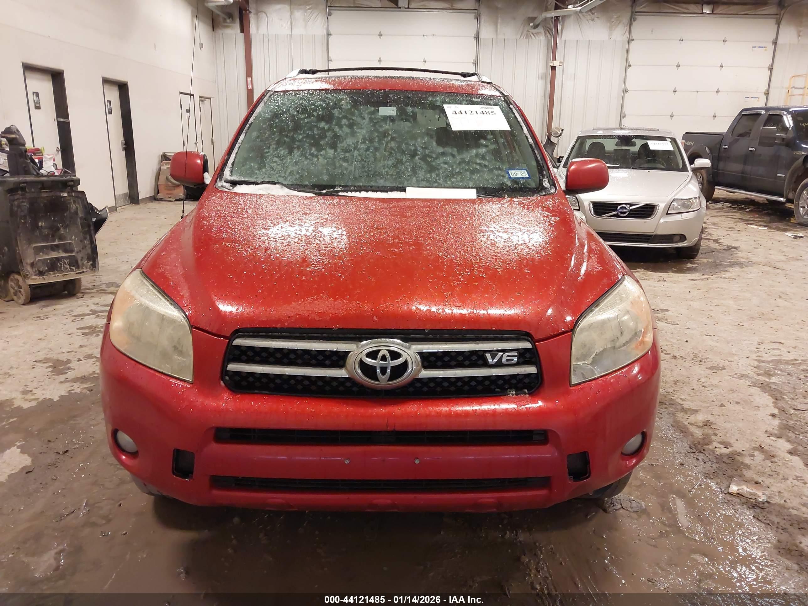 TOYOTA RAV4 image 6