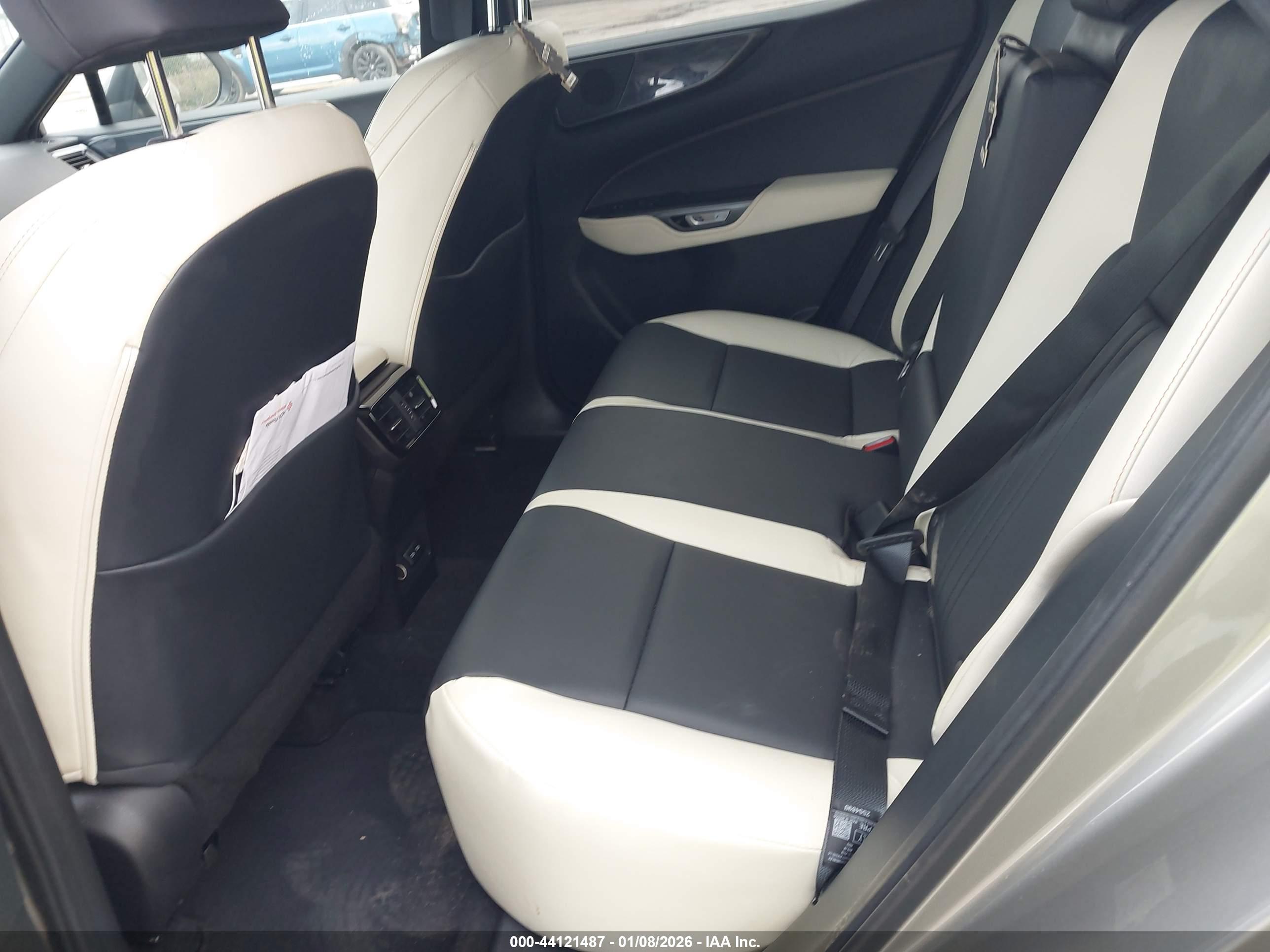 LEXUS NX image 8