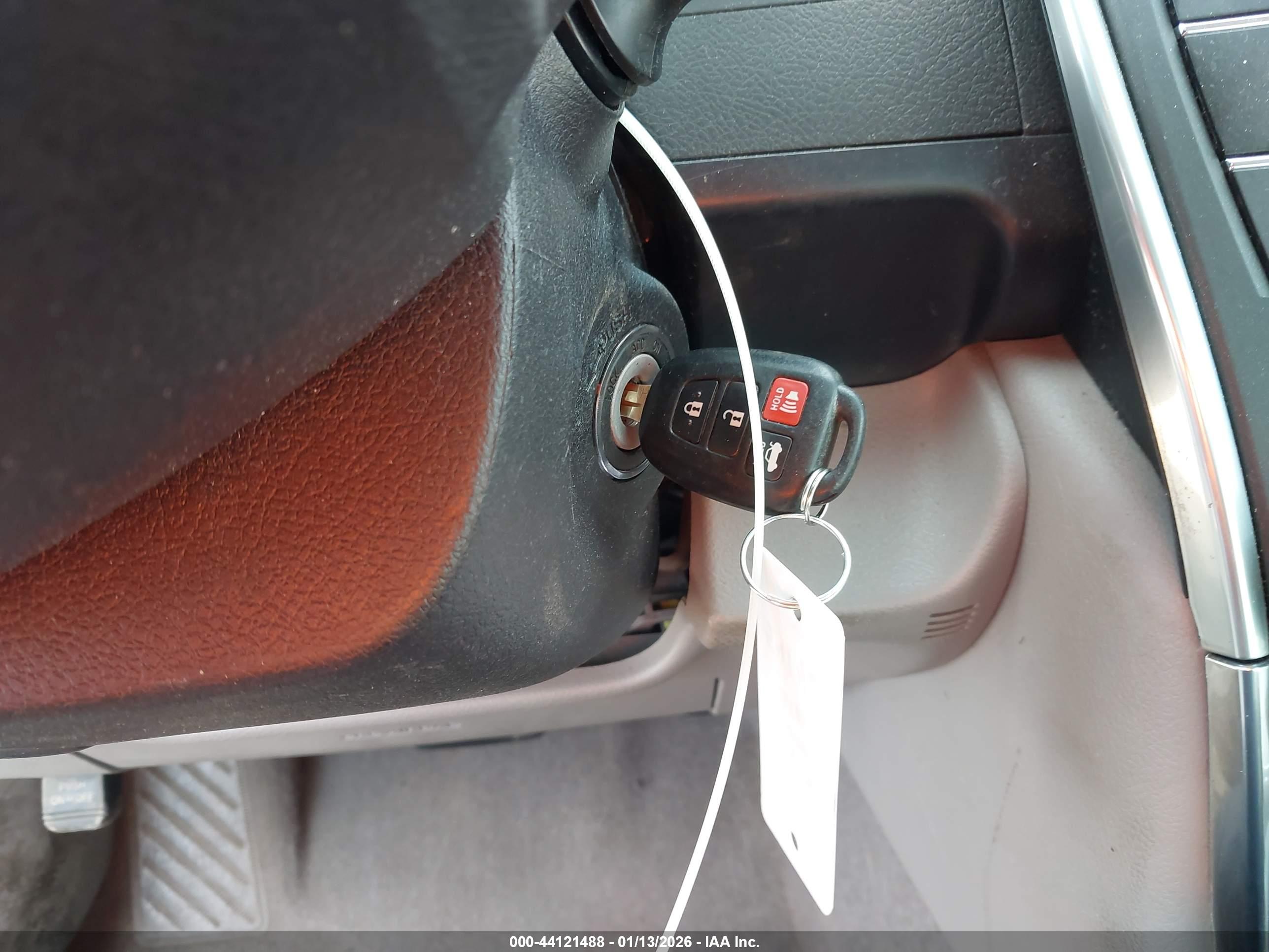 TOYOTA CAMRY image 11