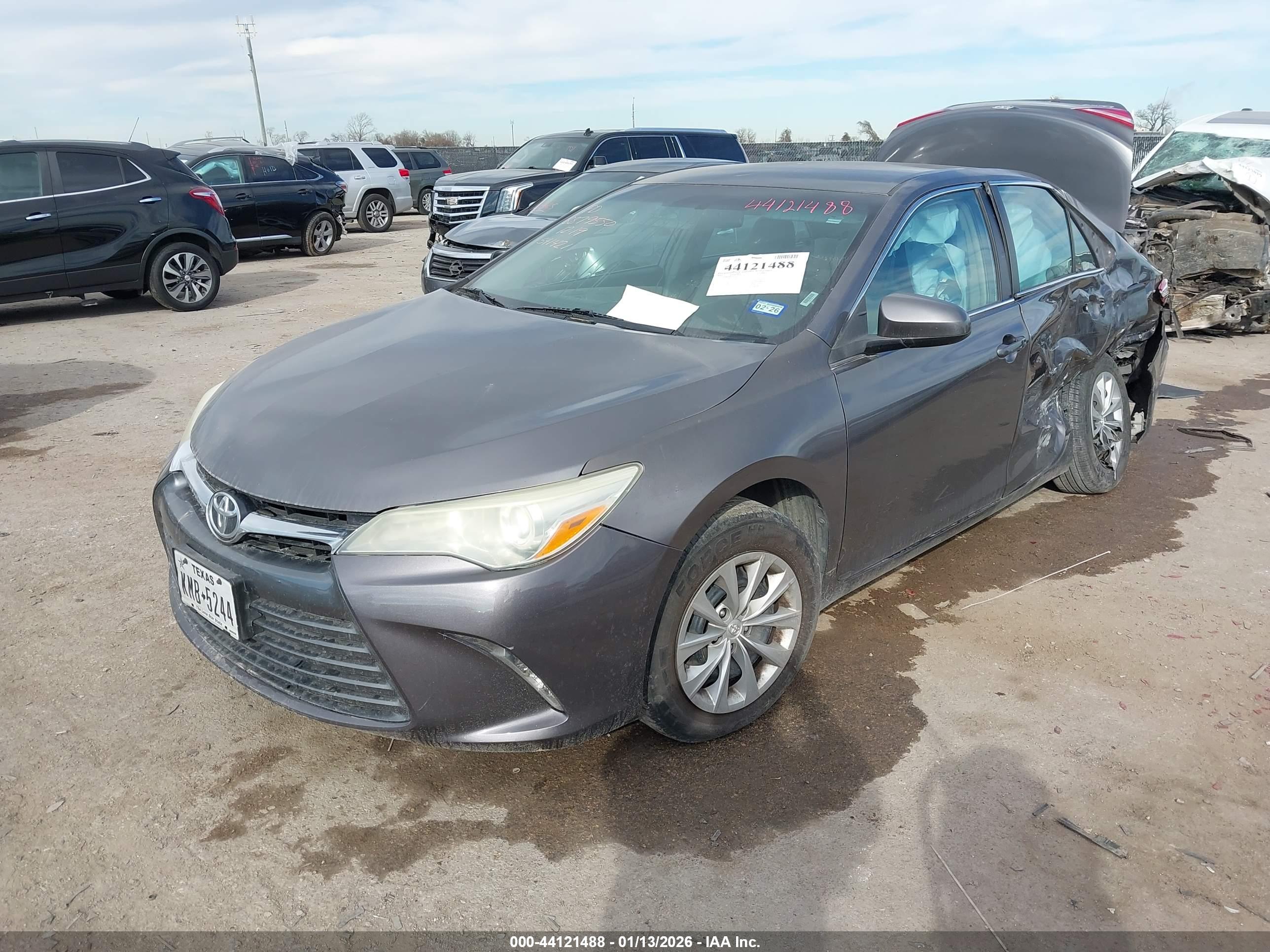 TOYOTA CAMRY image 2