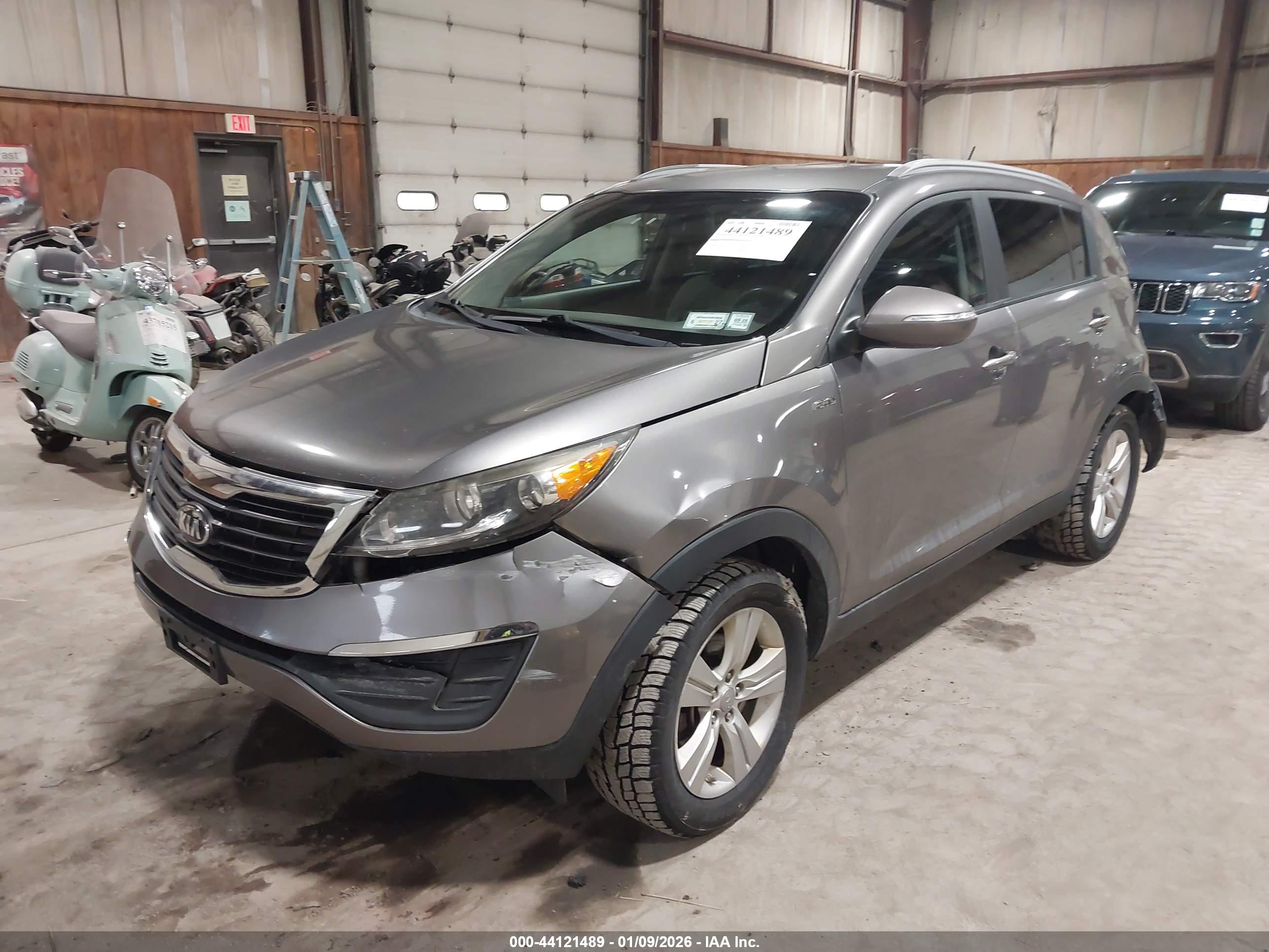KIA SPORTAGE image 2