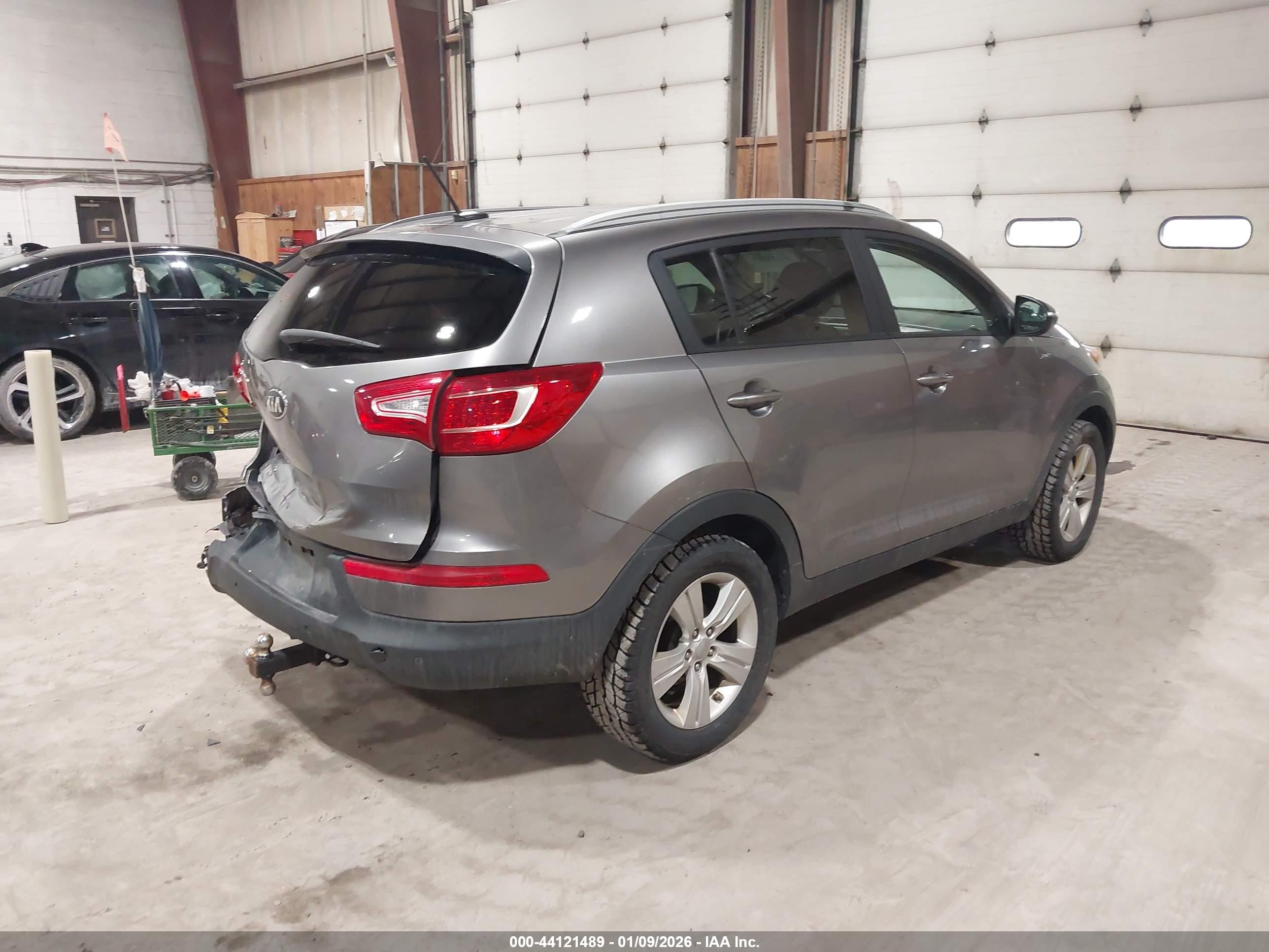 KIA SPORTAGE image 4