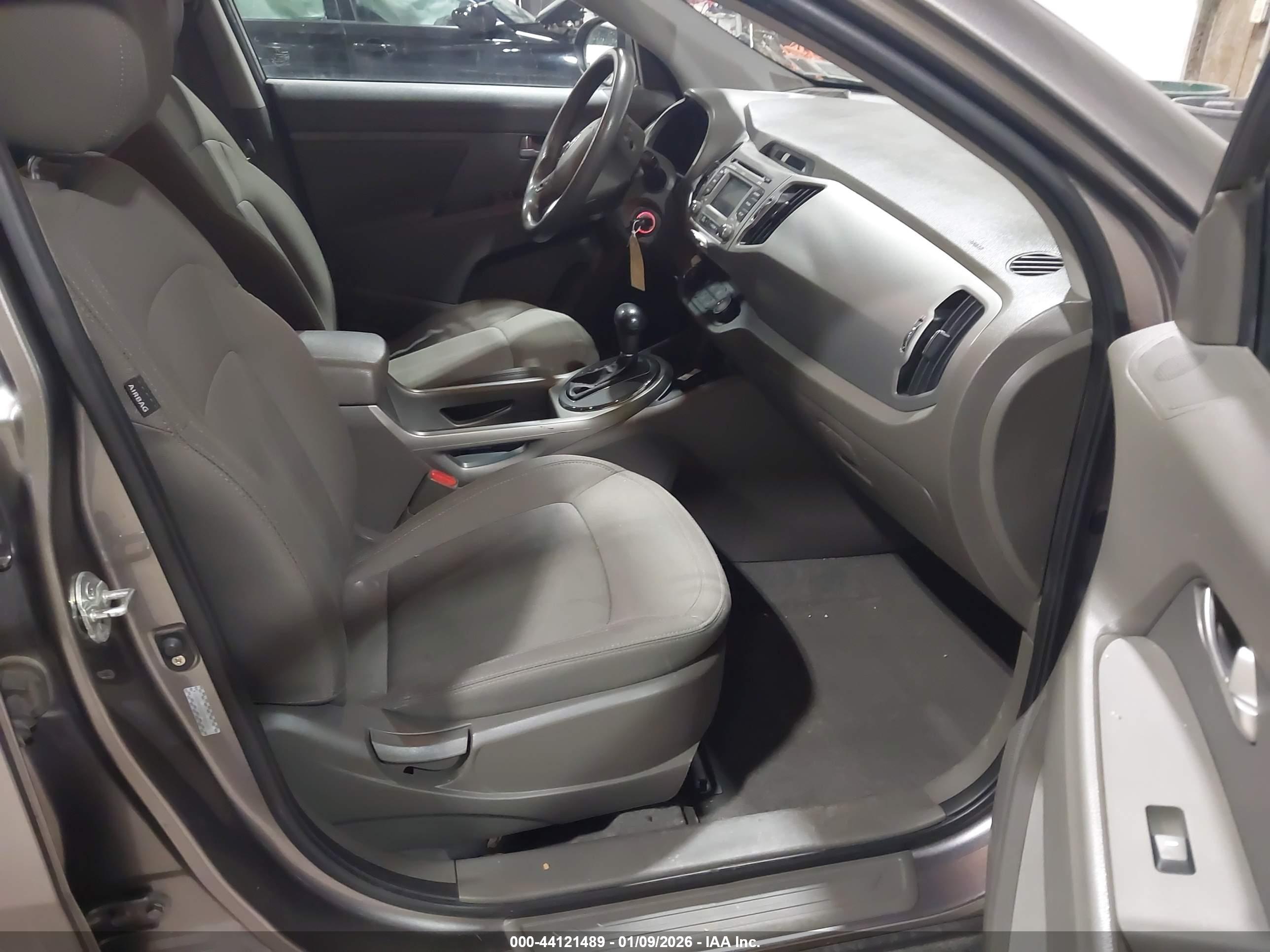 KIA SPORTAGE image 5