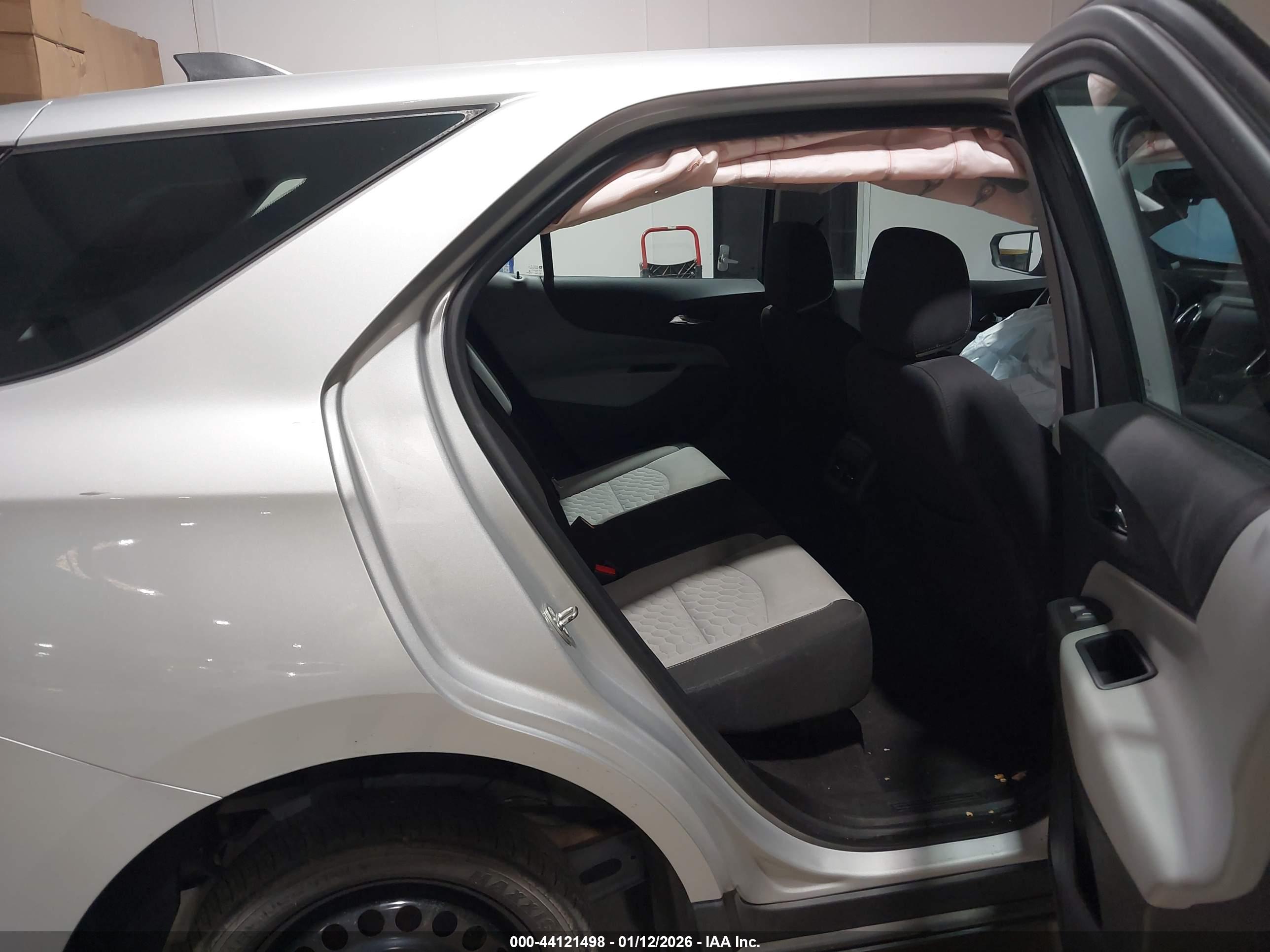 CHEVROLET EQUINOX image 8