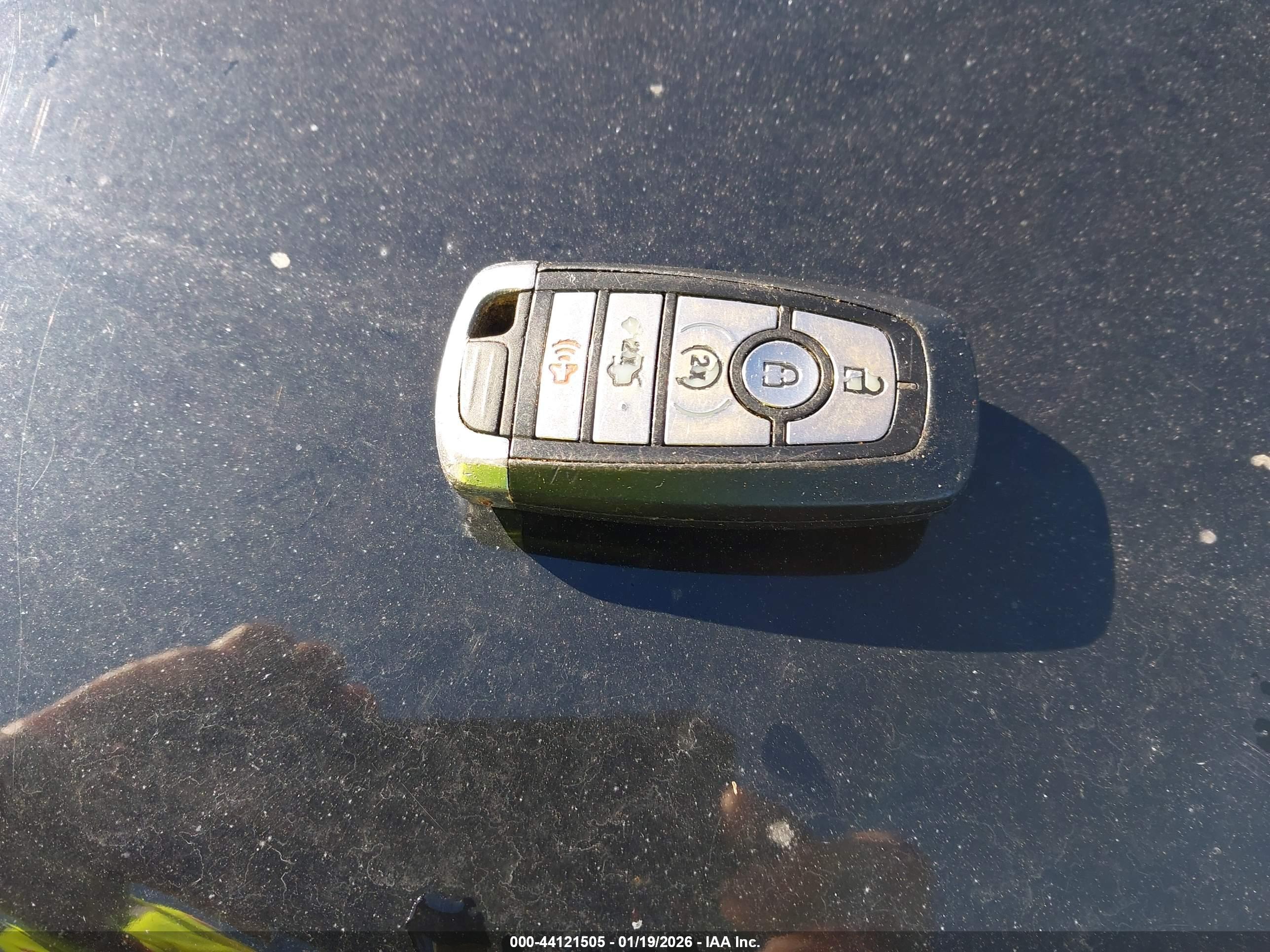FORD FUSION image 11