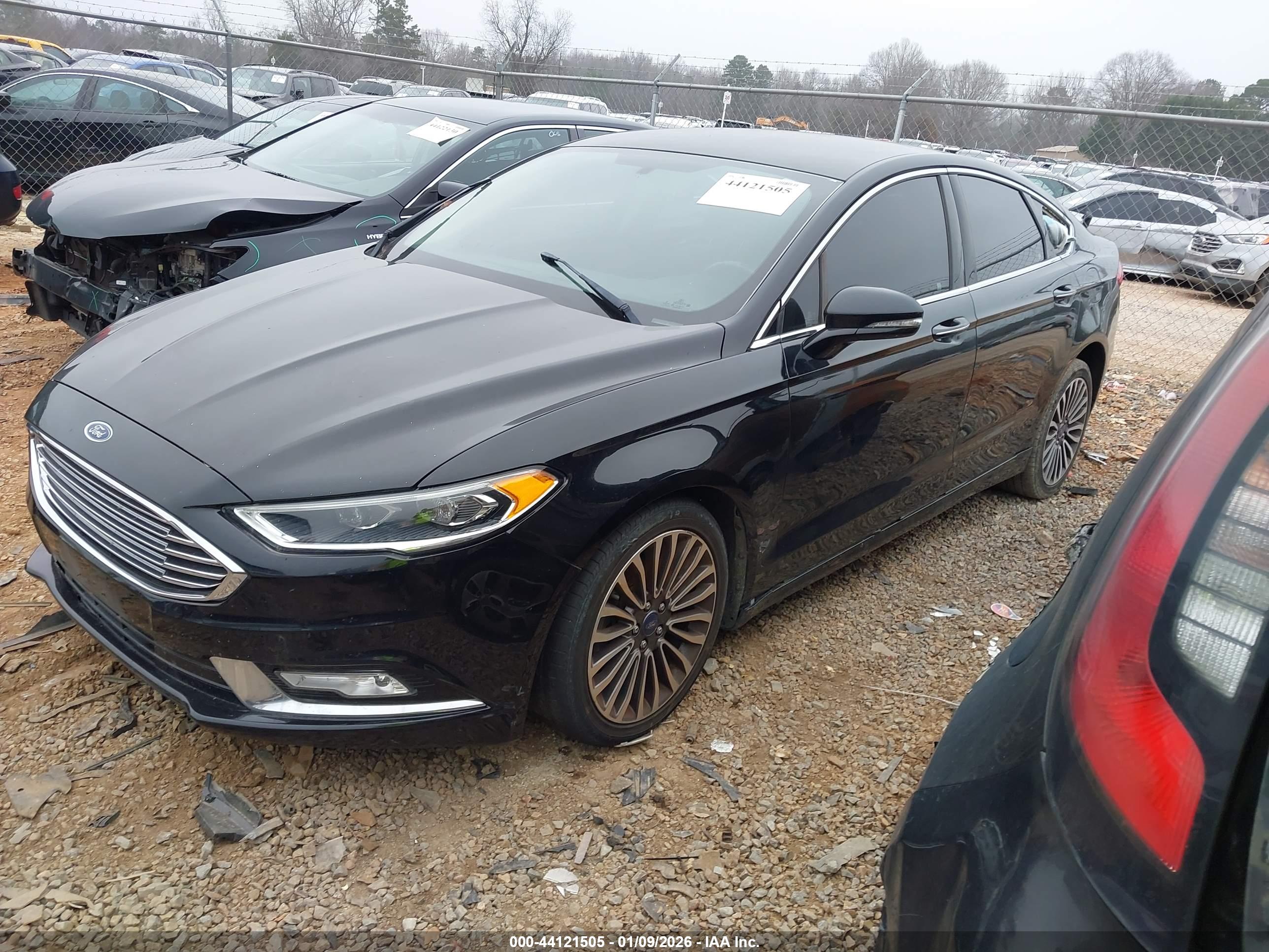 FORD FUSION image 2