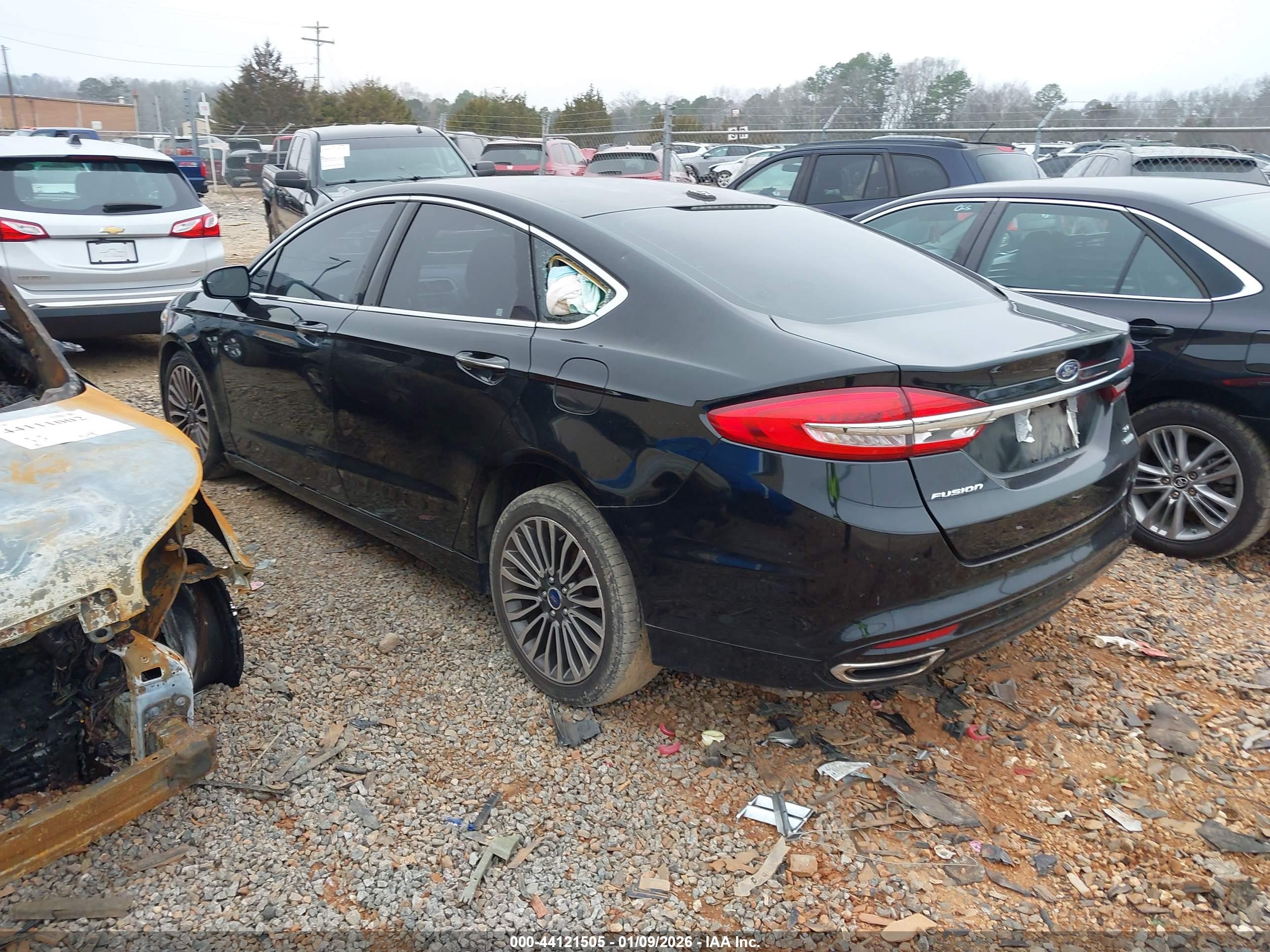 FORD FUSION image 3