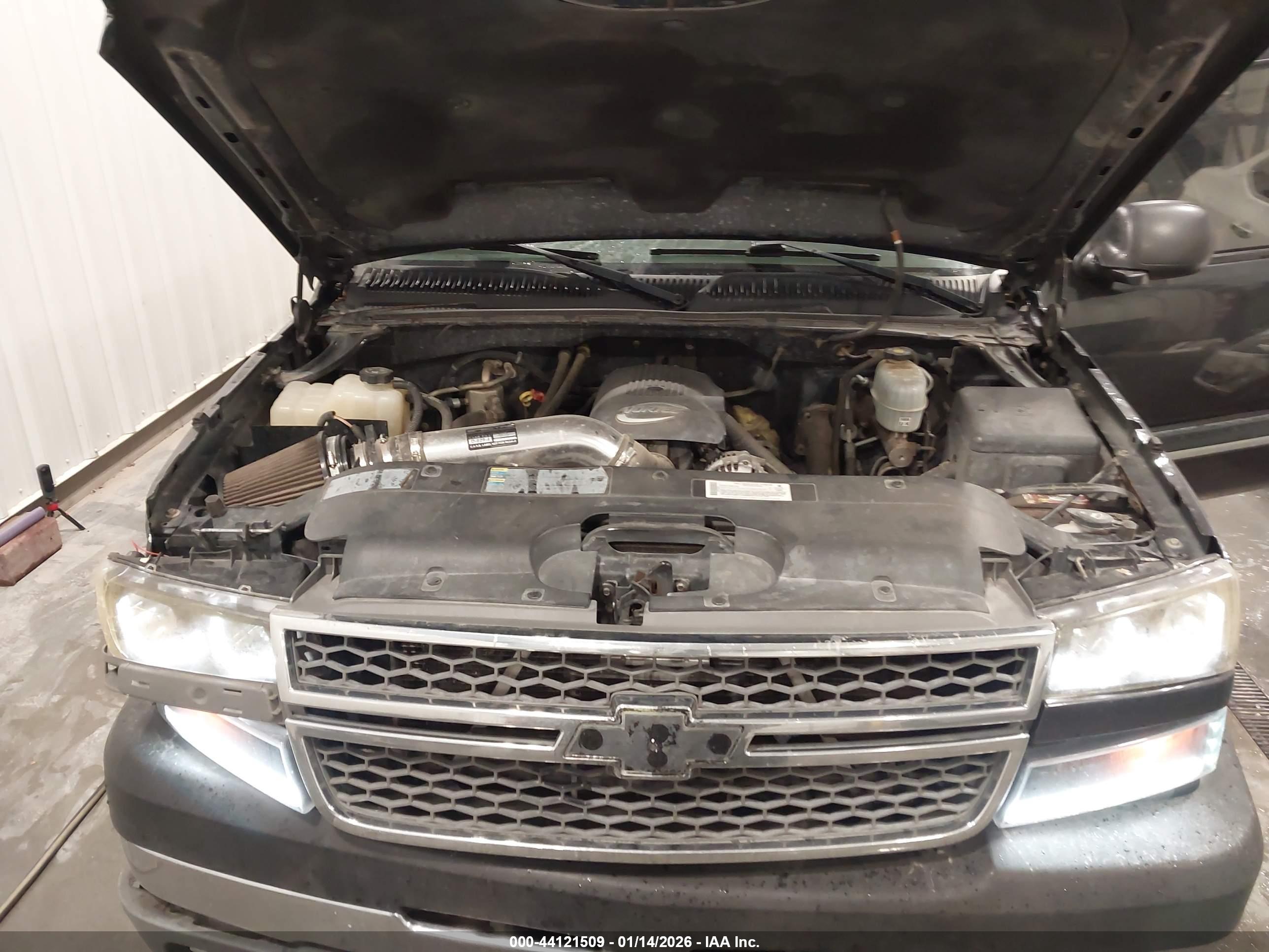 CHEVROLET SILVERADO image 10