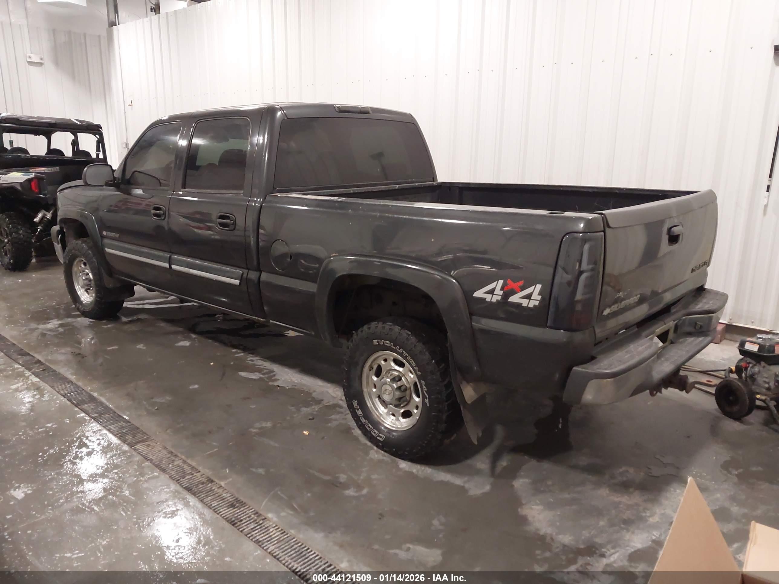 CHEVROLET SILVERADO image 3