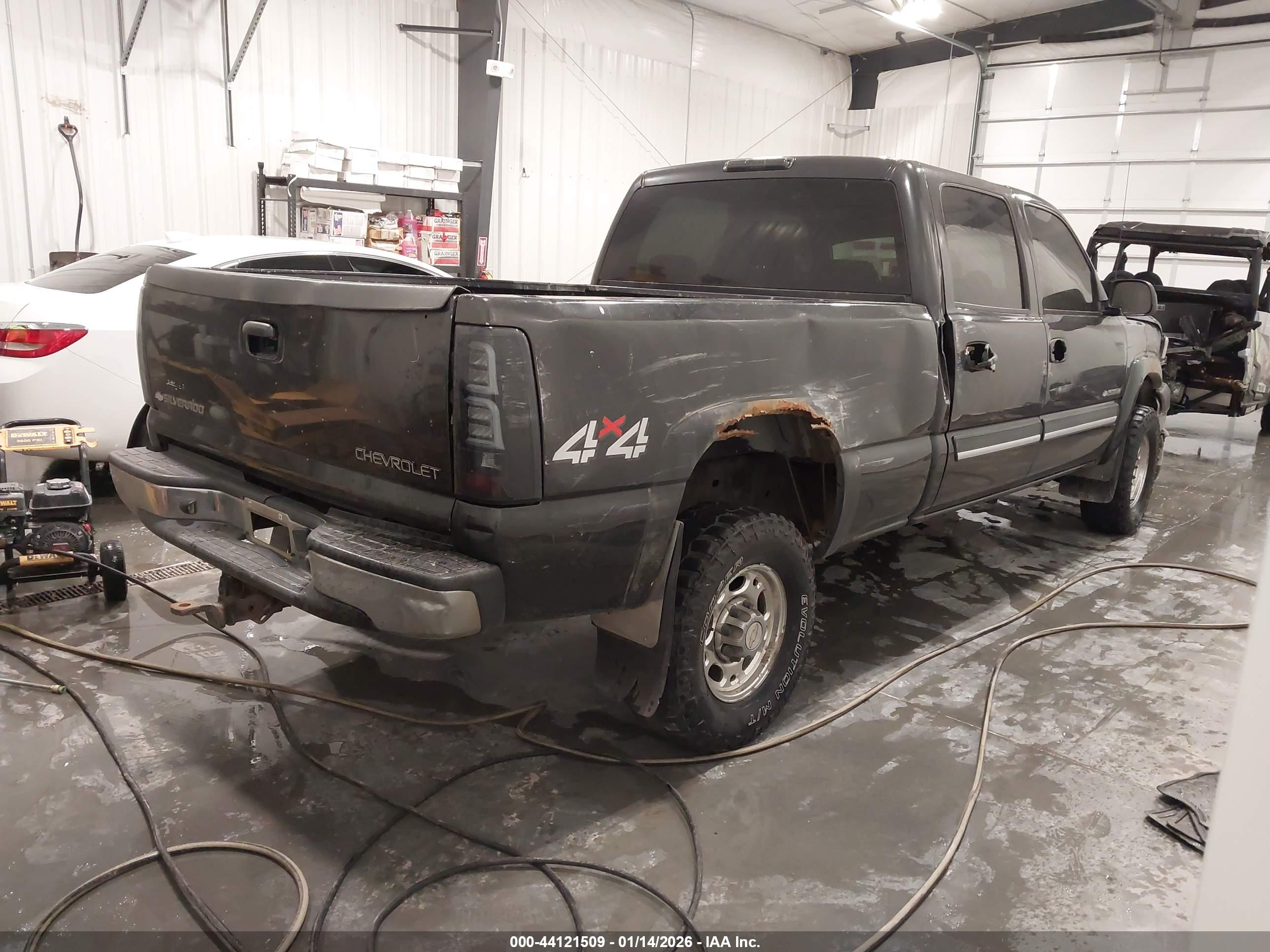 CHEVROLET SILVERADO image 4