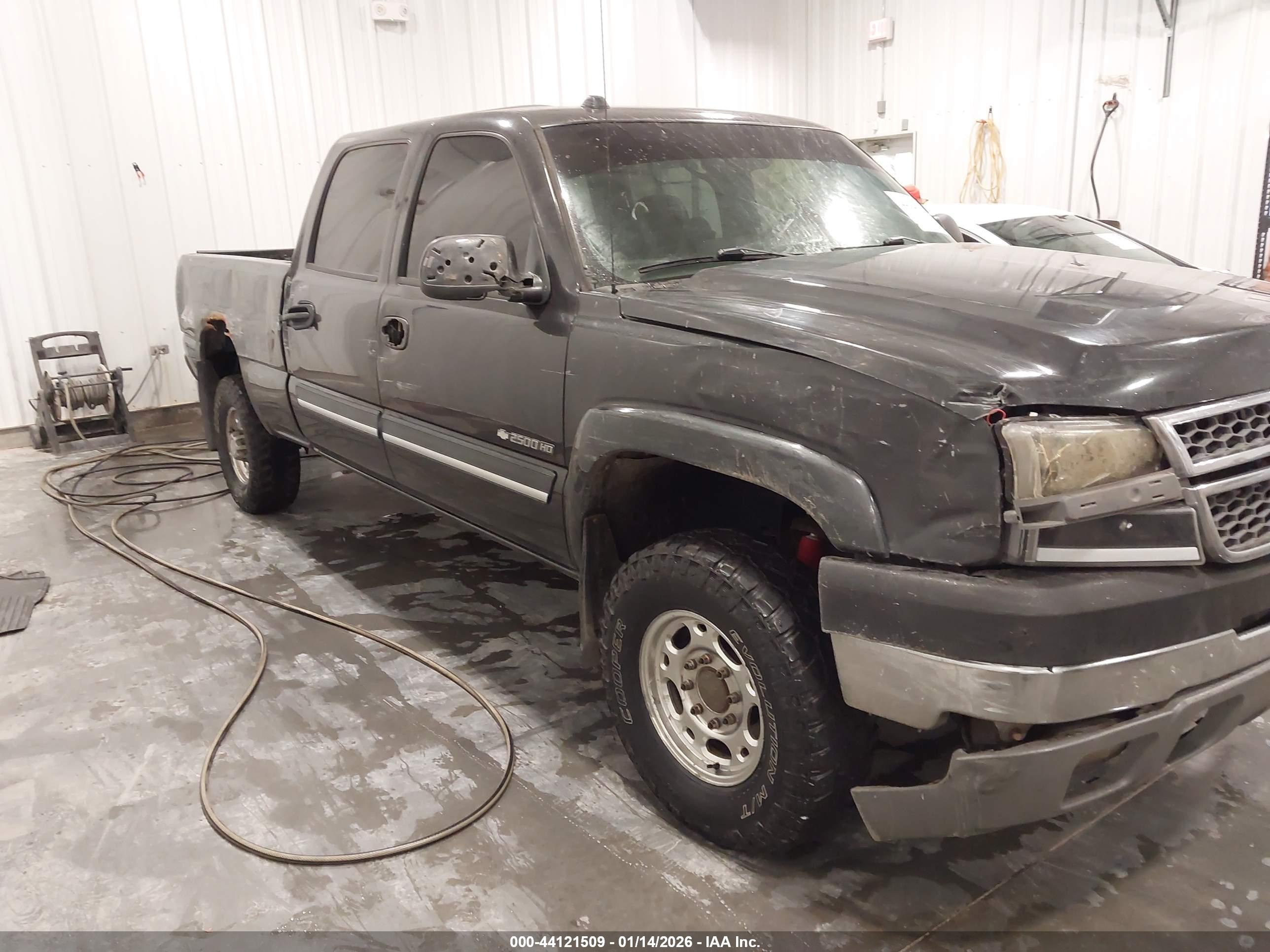 CHEVROLET SILVERADO image 6