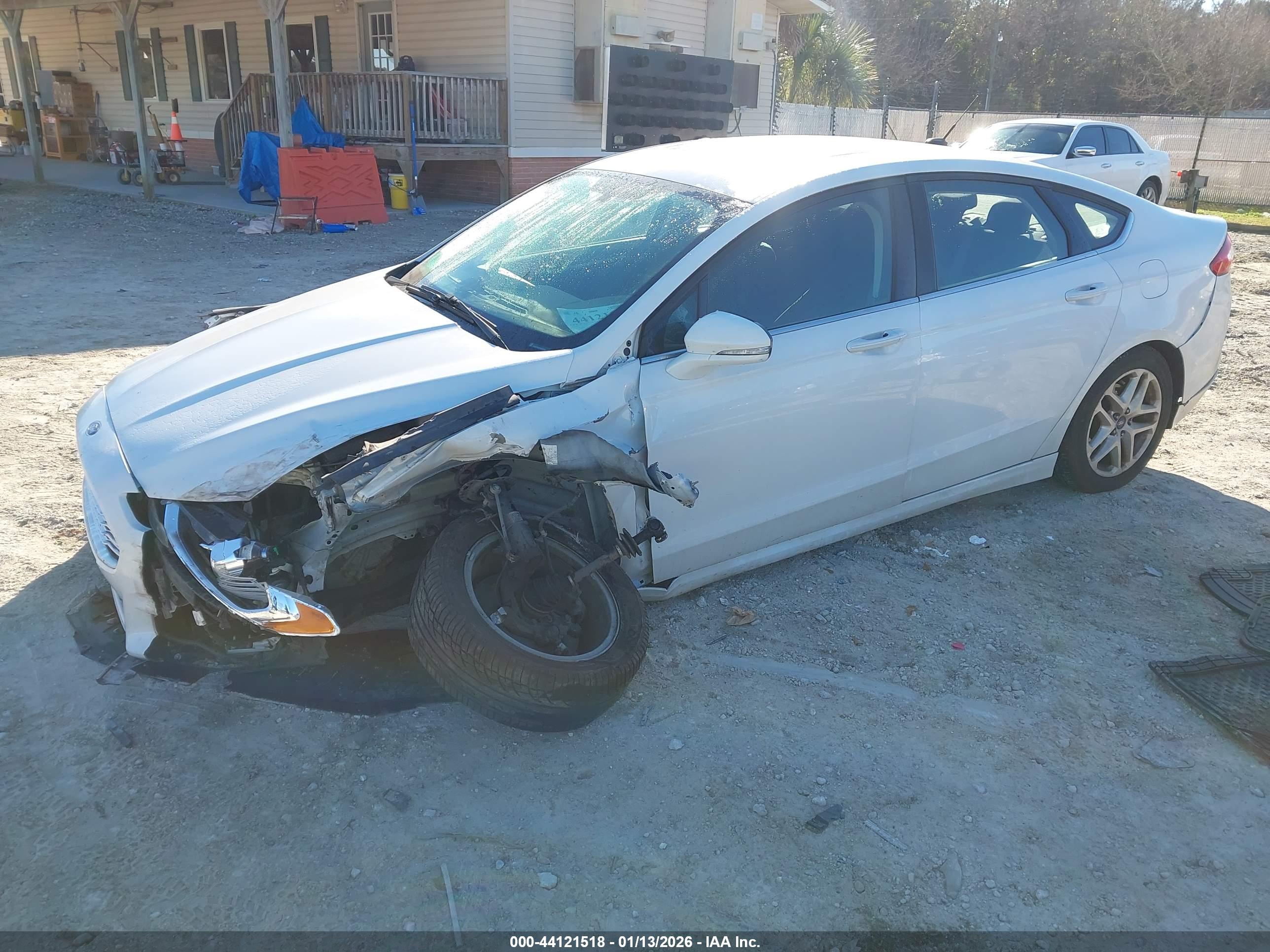 FORD FUSION image 2