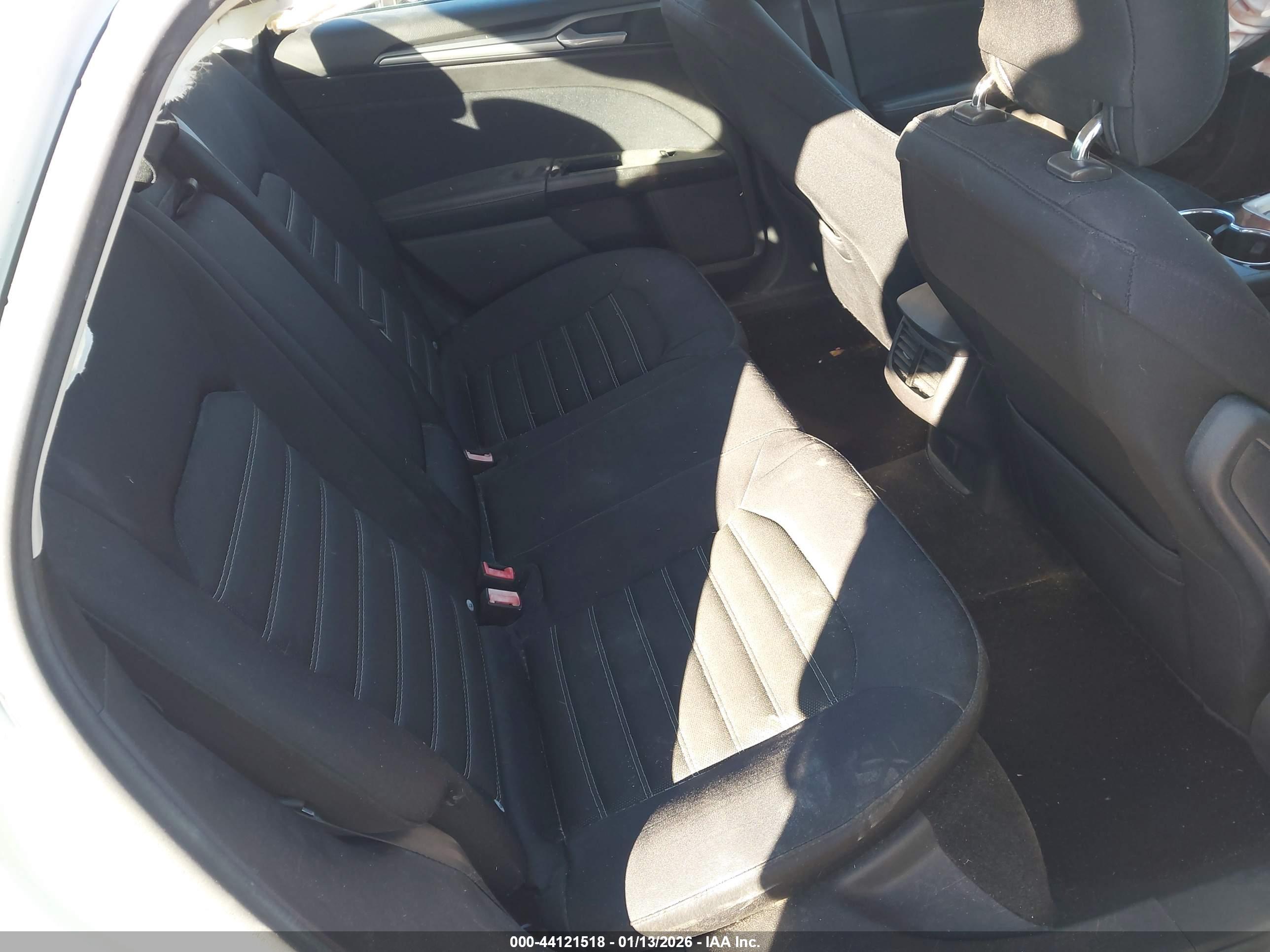 FORD FUSION image 8