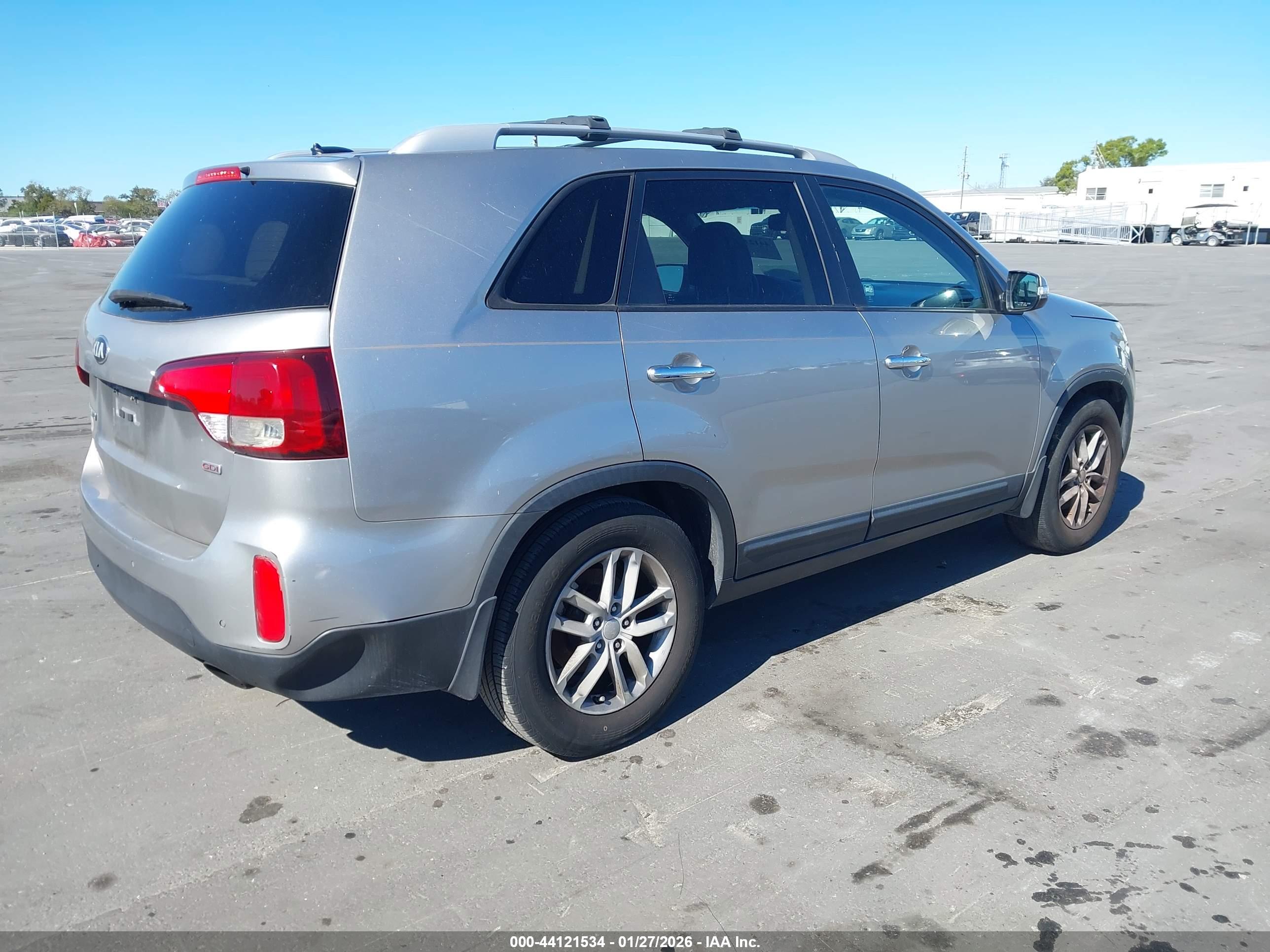 KIA SORENTO image 4