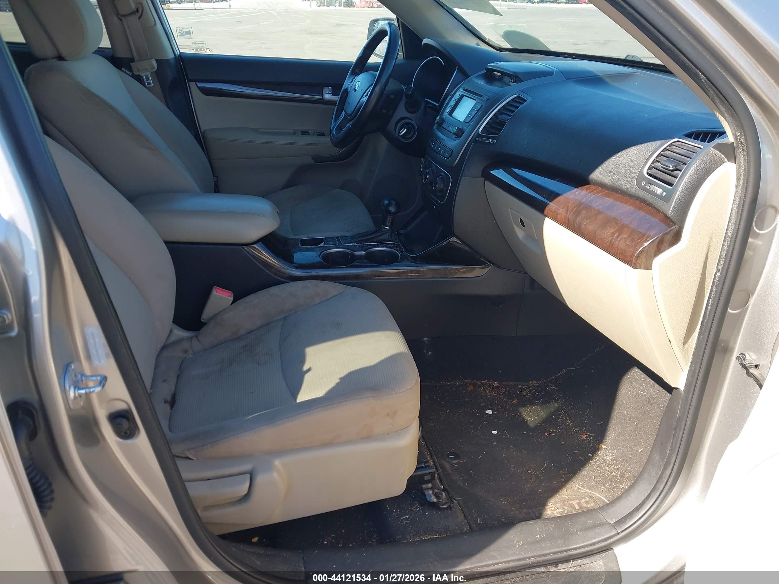 KIA SORENTO image 5