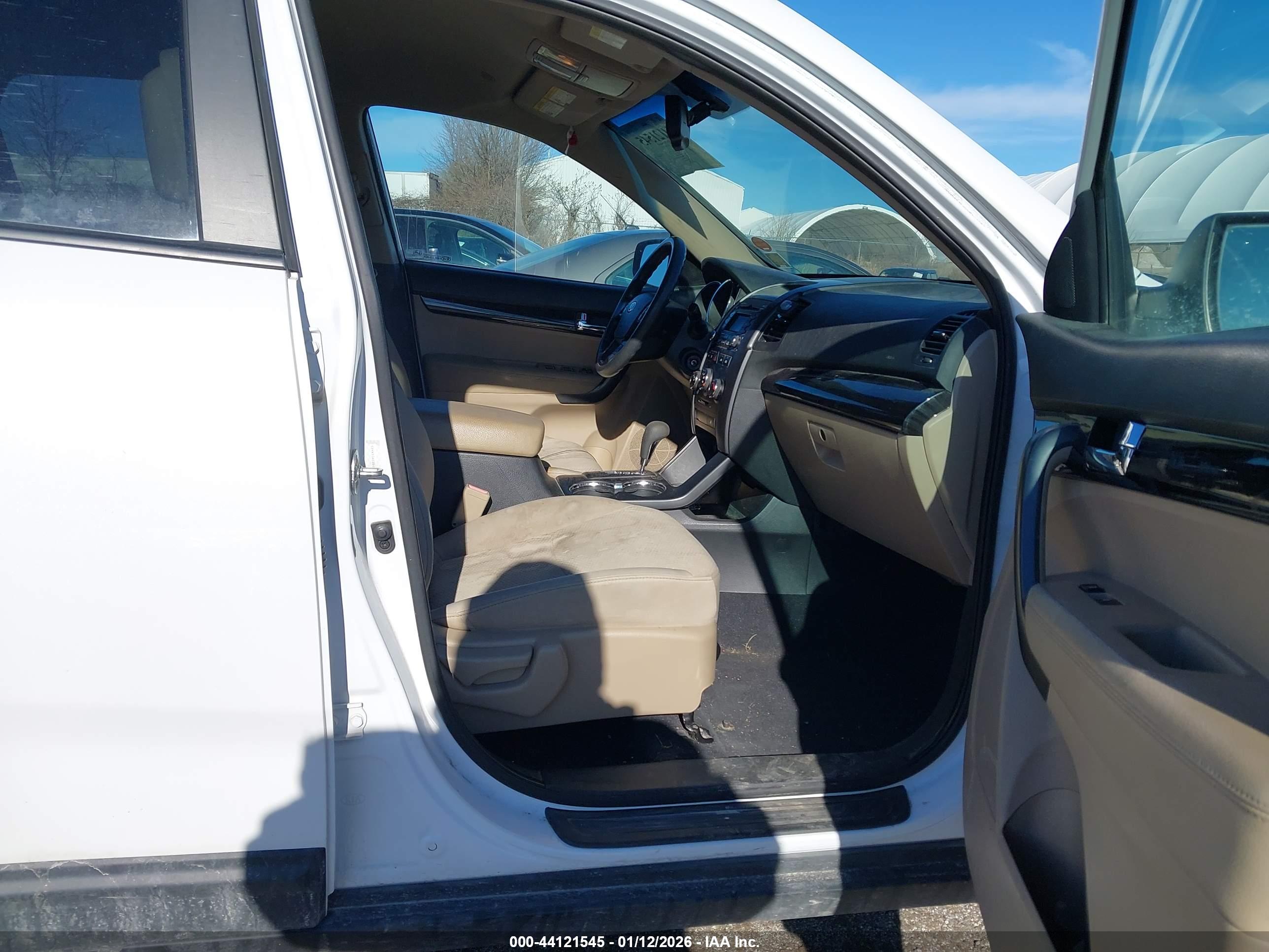 KIA SORENTO image 5
