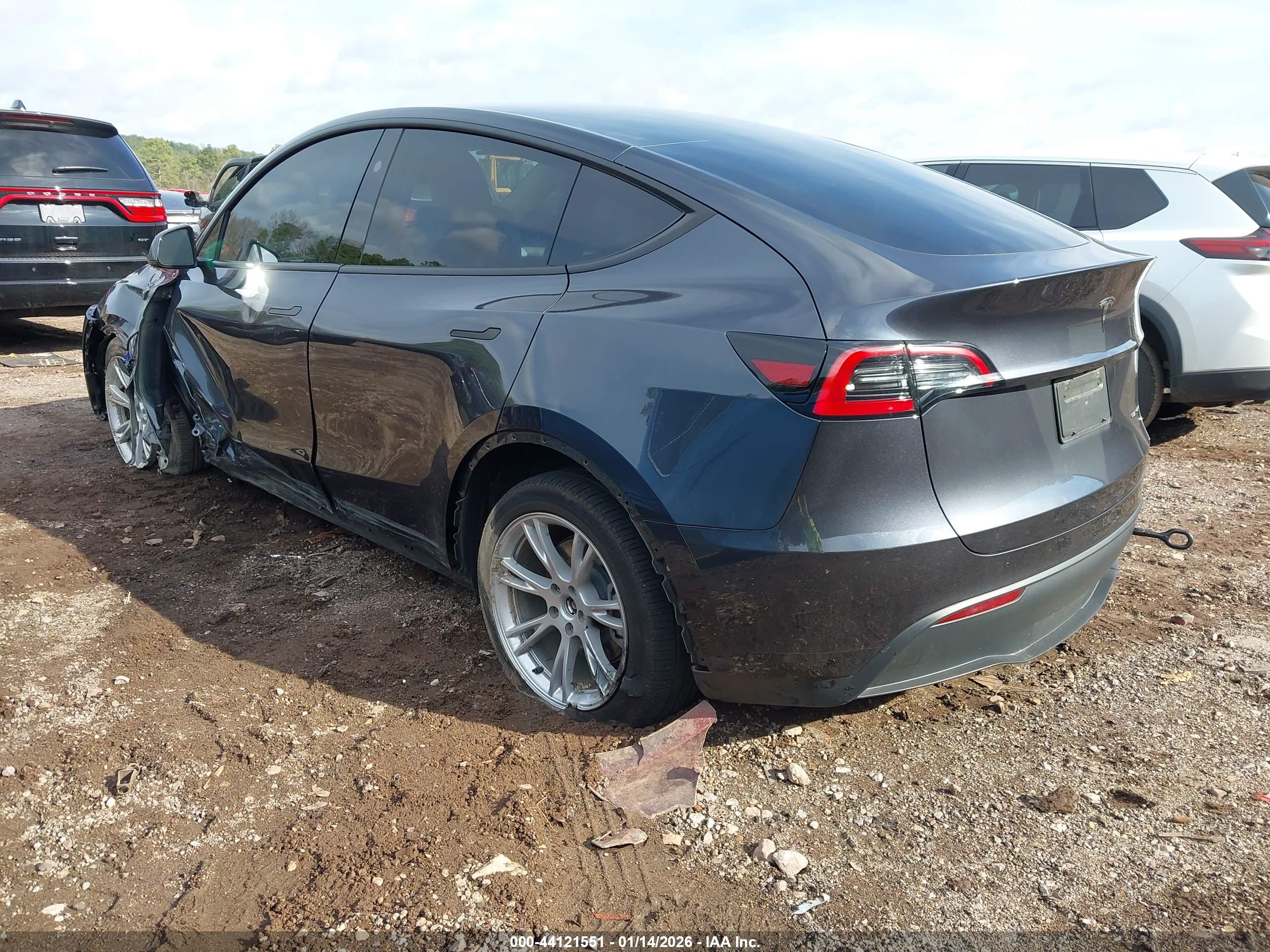 TESLA MODEL image 3