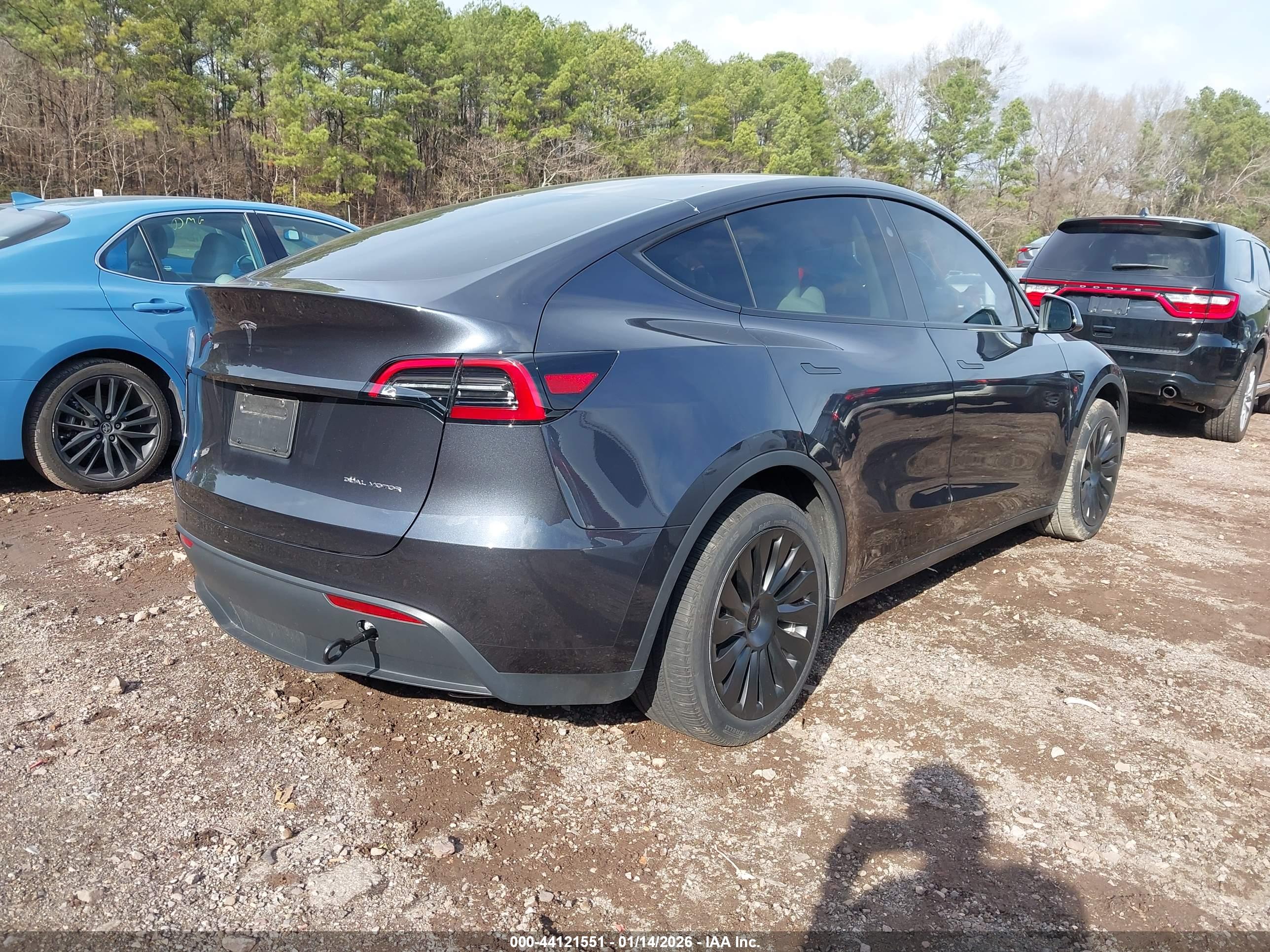 TESLA MODEL image 4