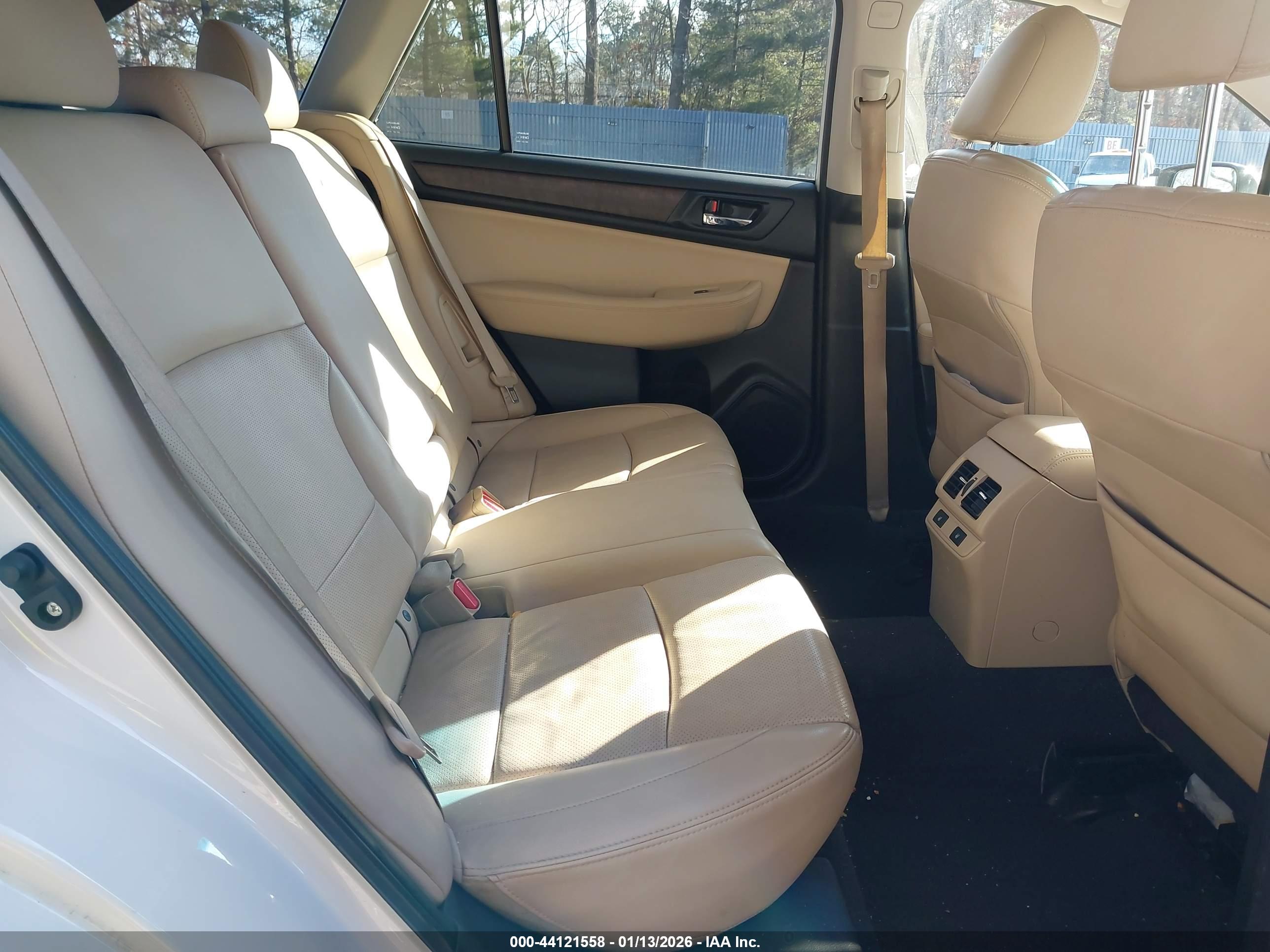 SUBARU OUTBACK image 8