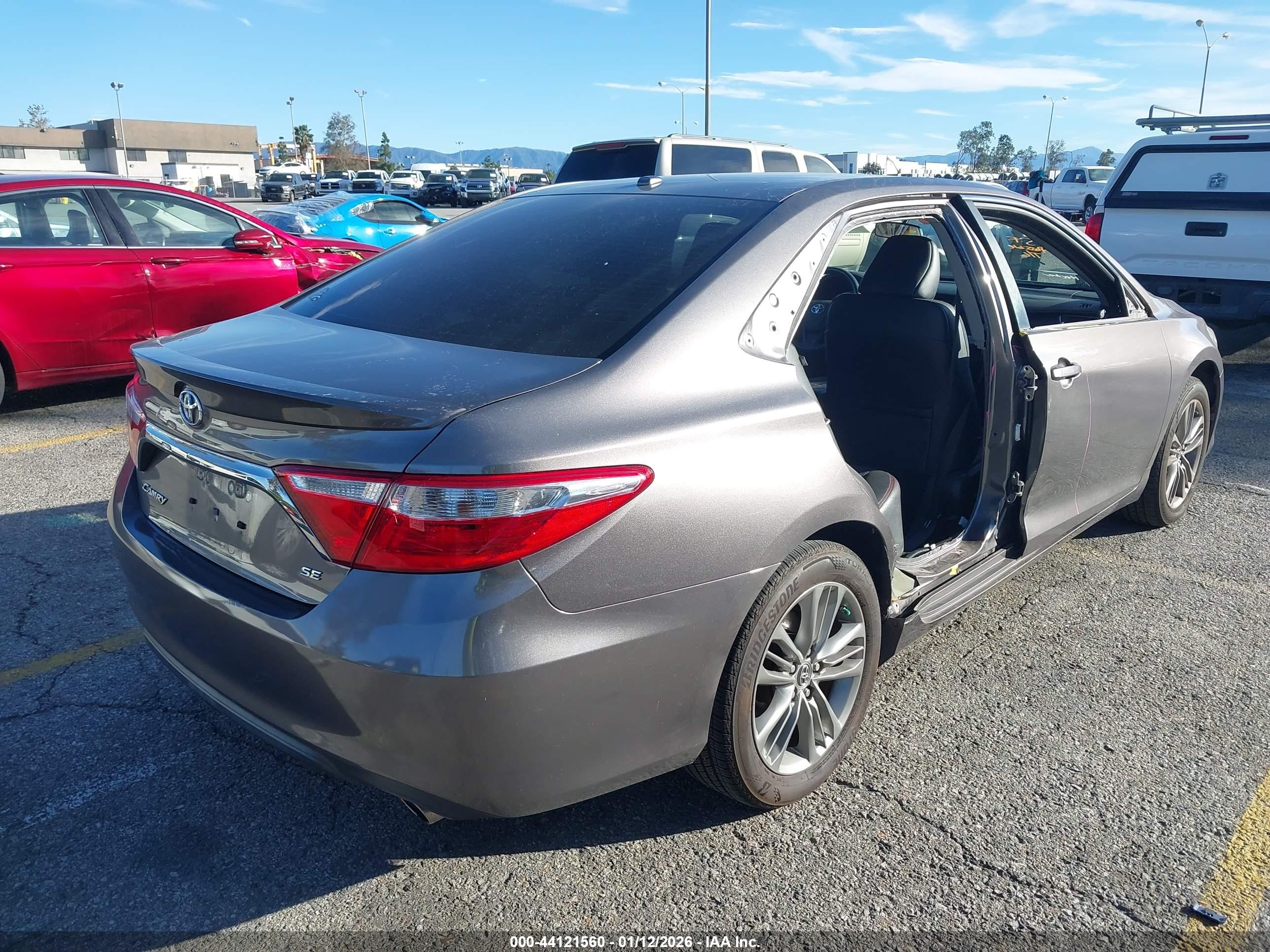 TOYOTA CAMRY image 4