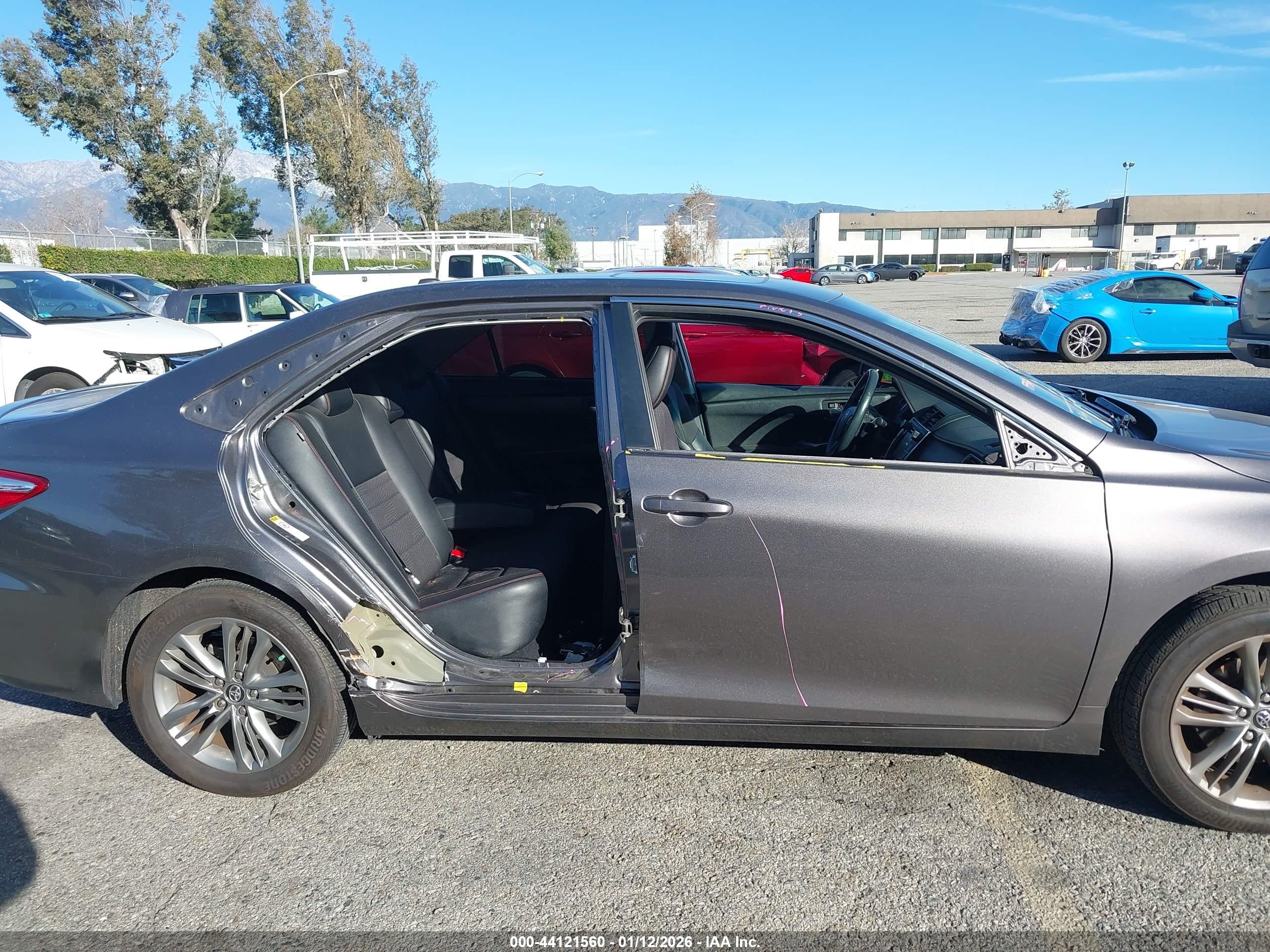 TOYOTA CAMRY image 6