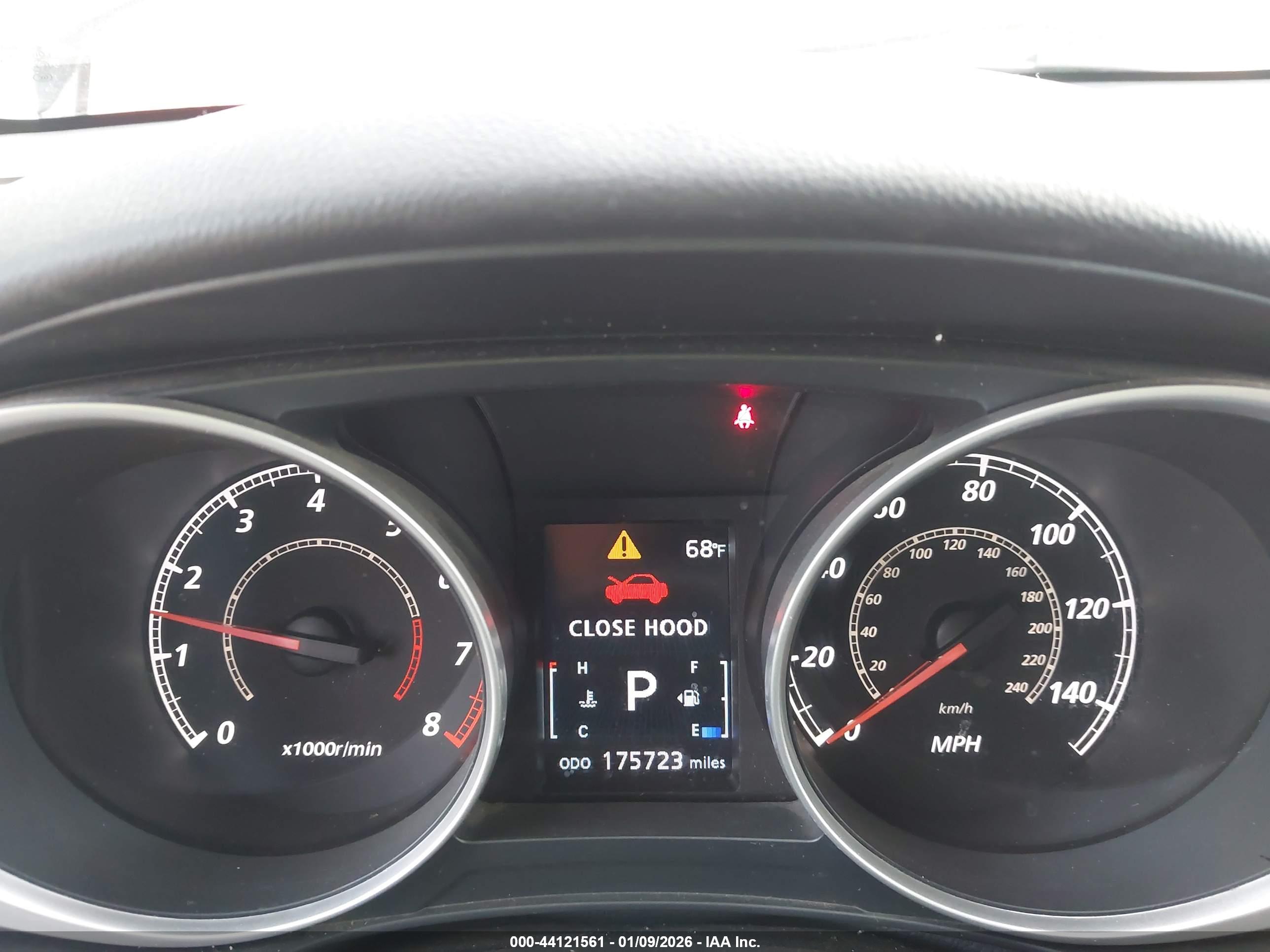 MITSUBISHI OUTLANDER image 7