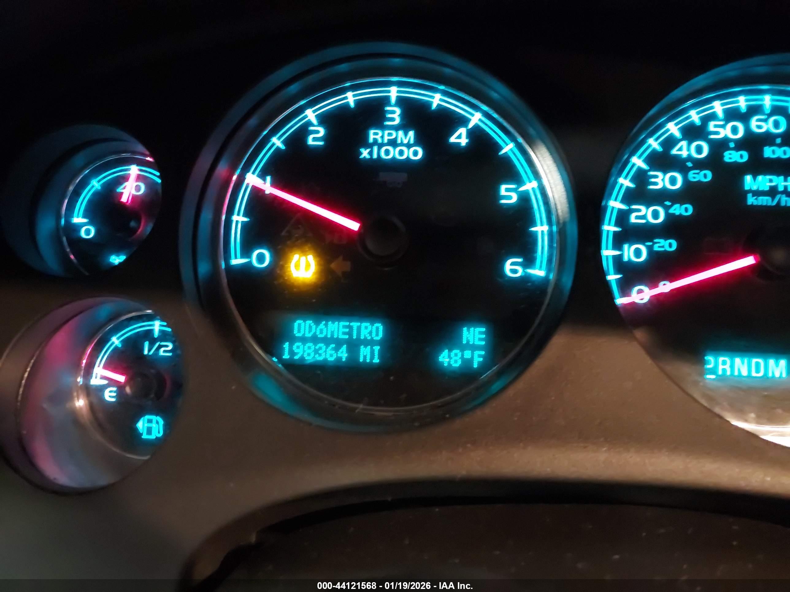CHEVROLET TAHOE image 7