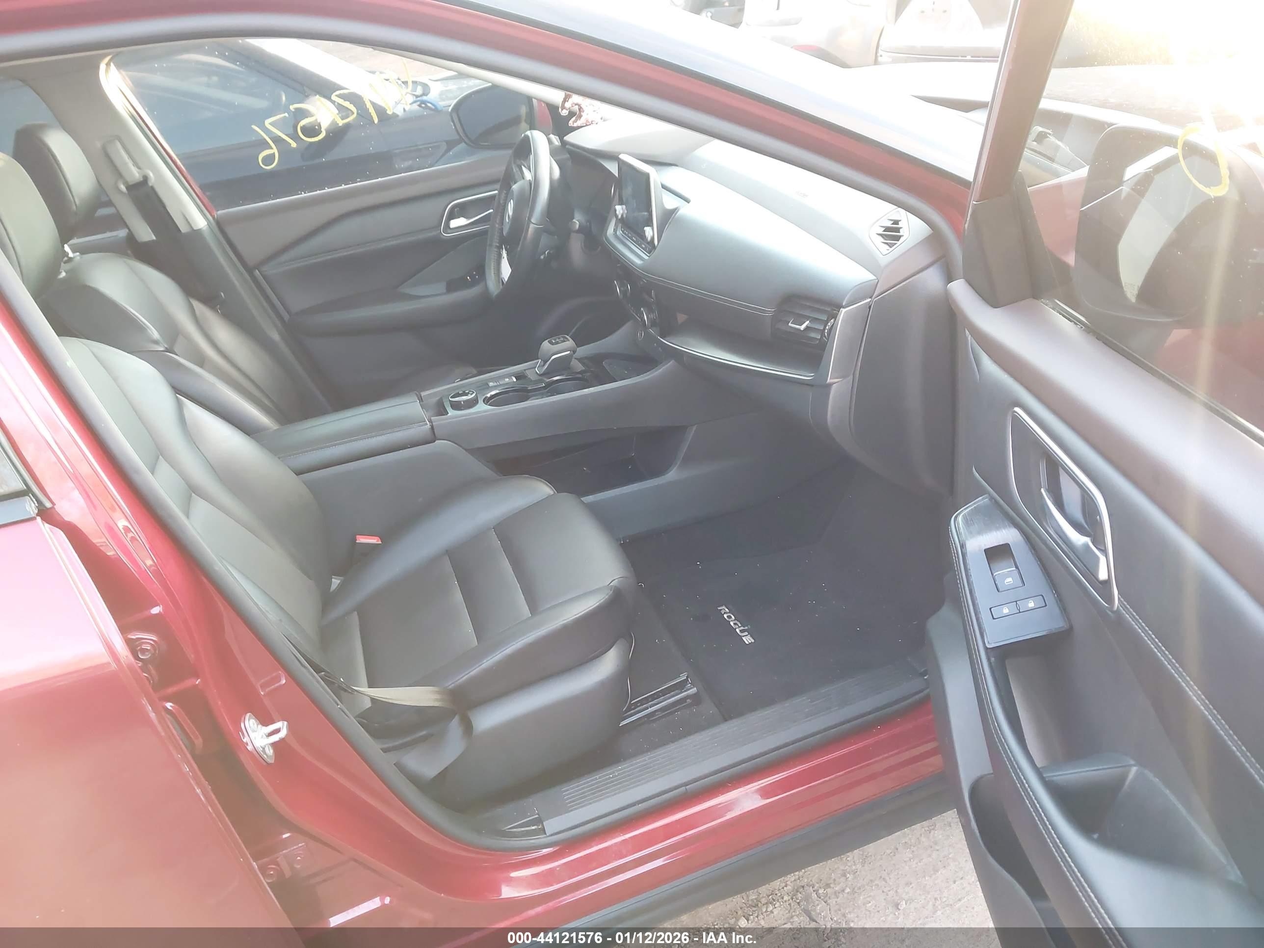 NISSAN ROGUE image 5