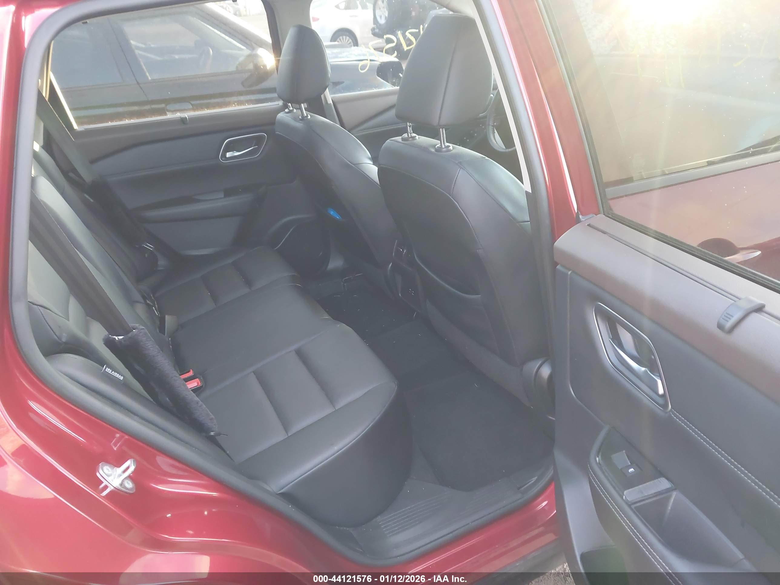 NISSAN ROGUE image 8