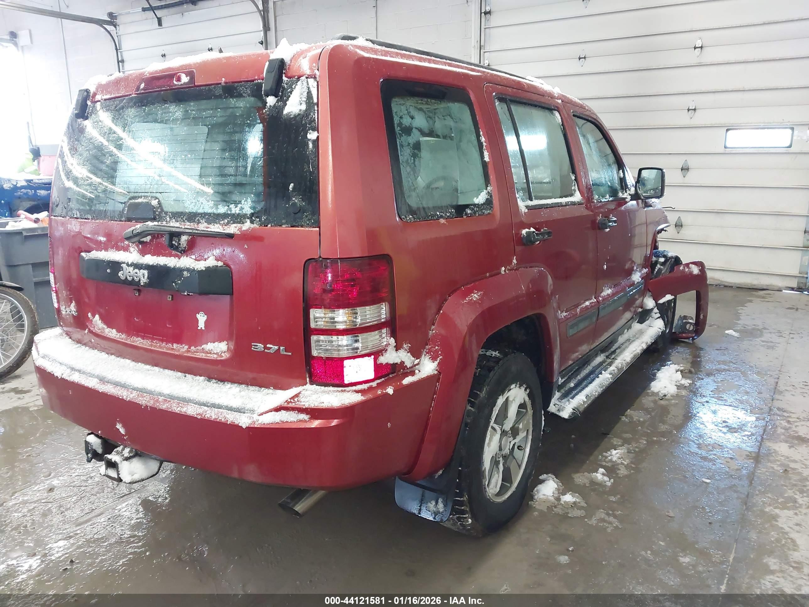 JEEP LIBERTY image 4