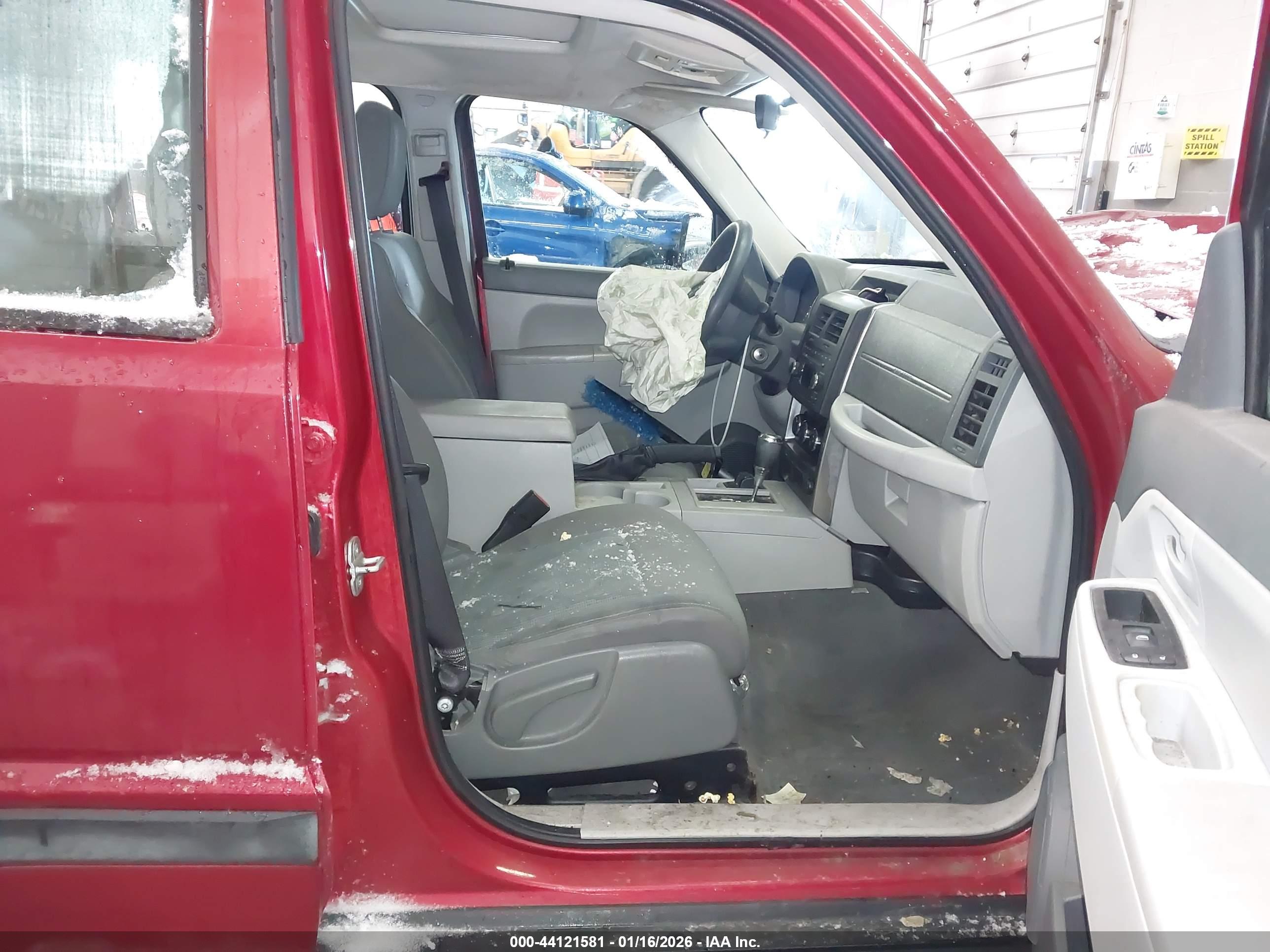 JEEP LIBERTY image 5