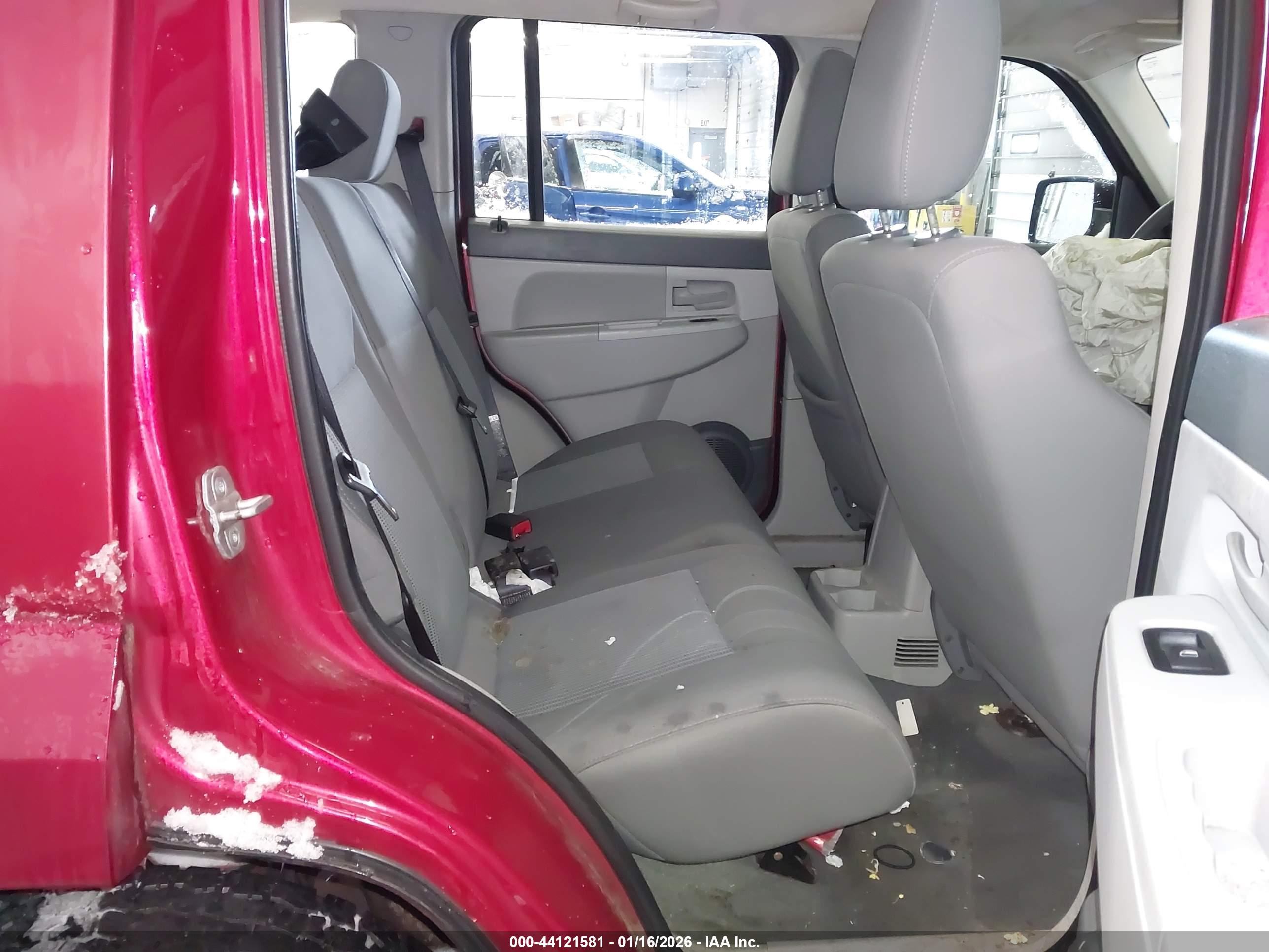JEEP LIBERTY image 8