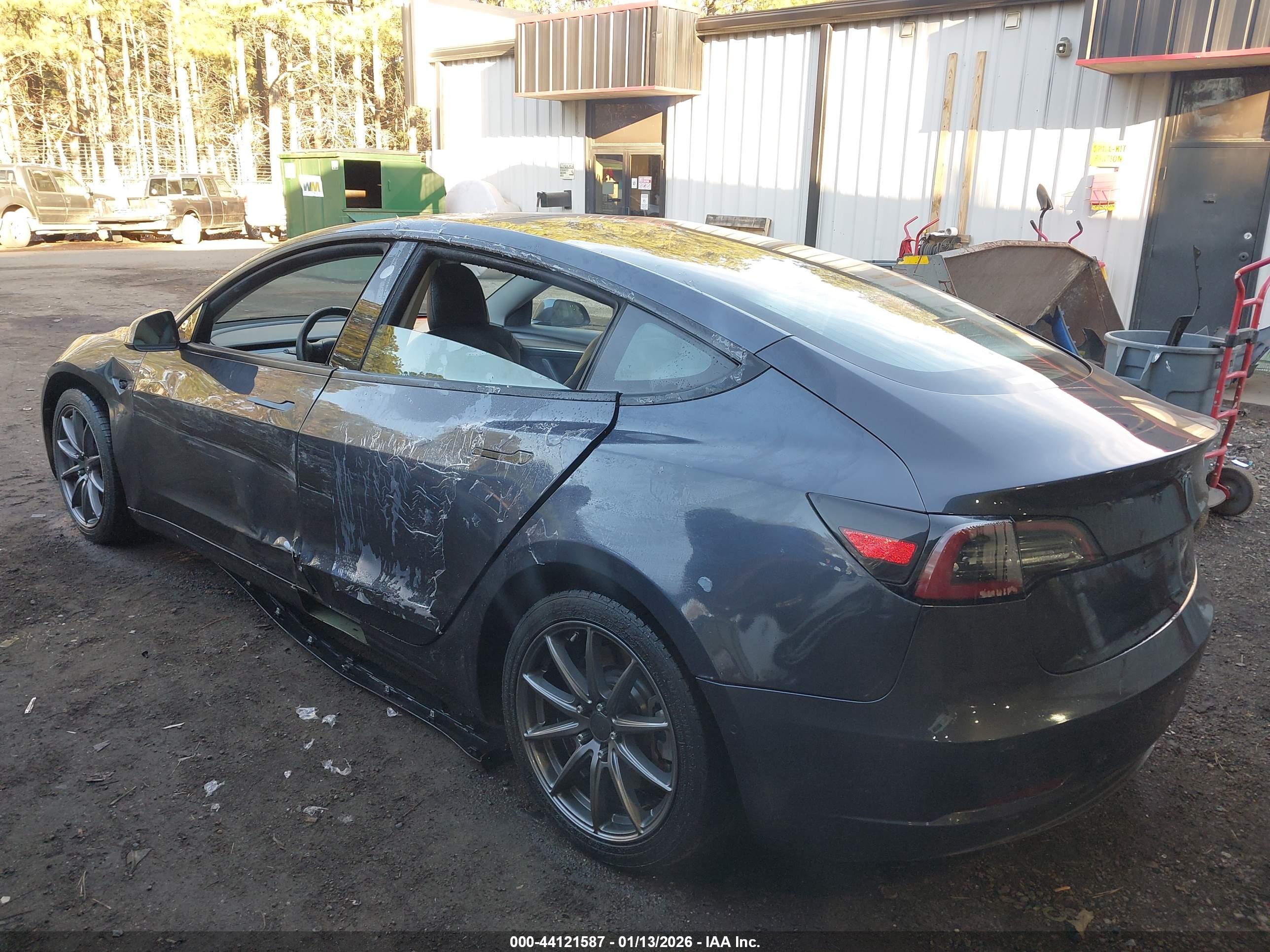 TESLA MODEL image 6