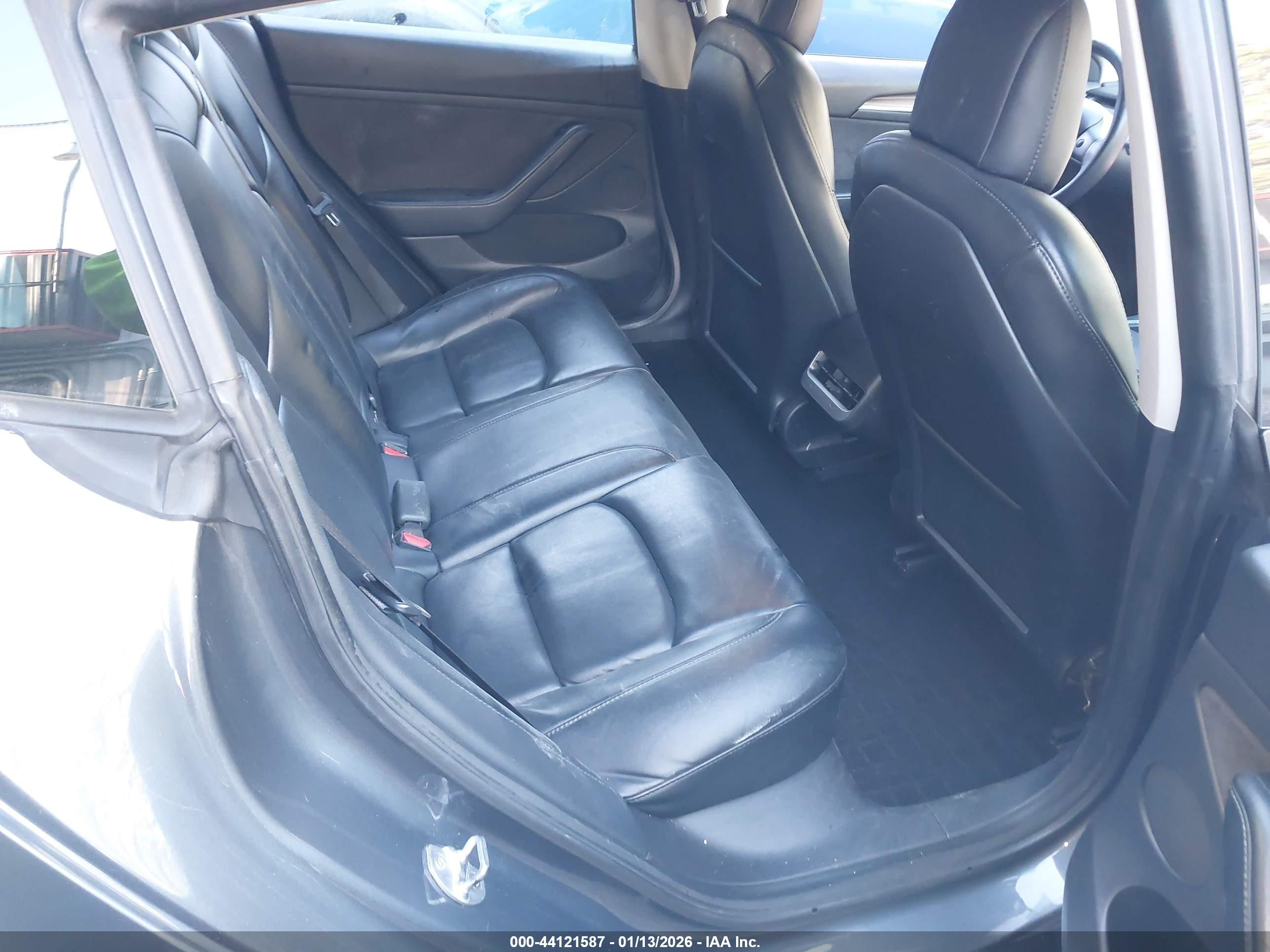 TESLA MODEL image 8