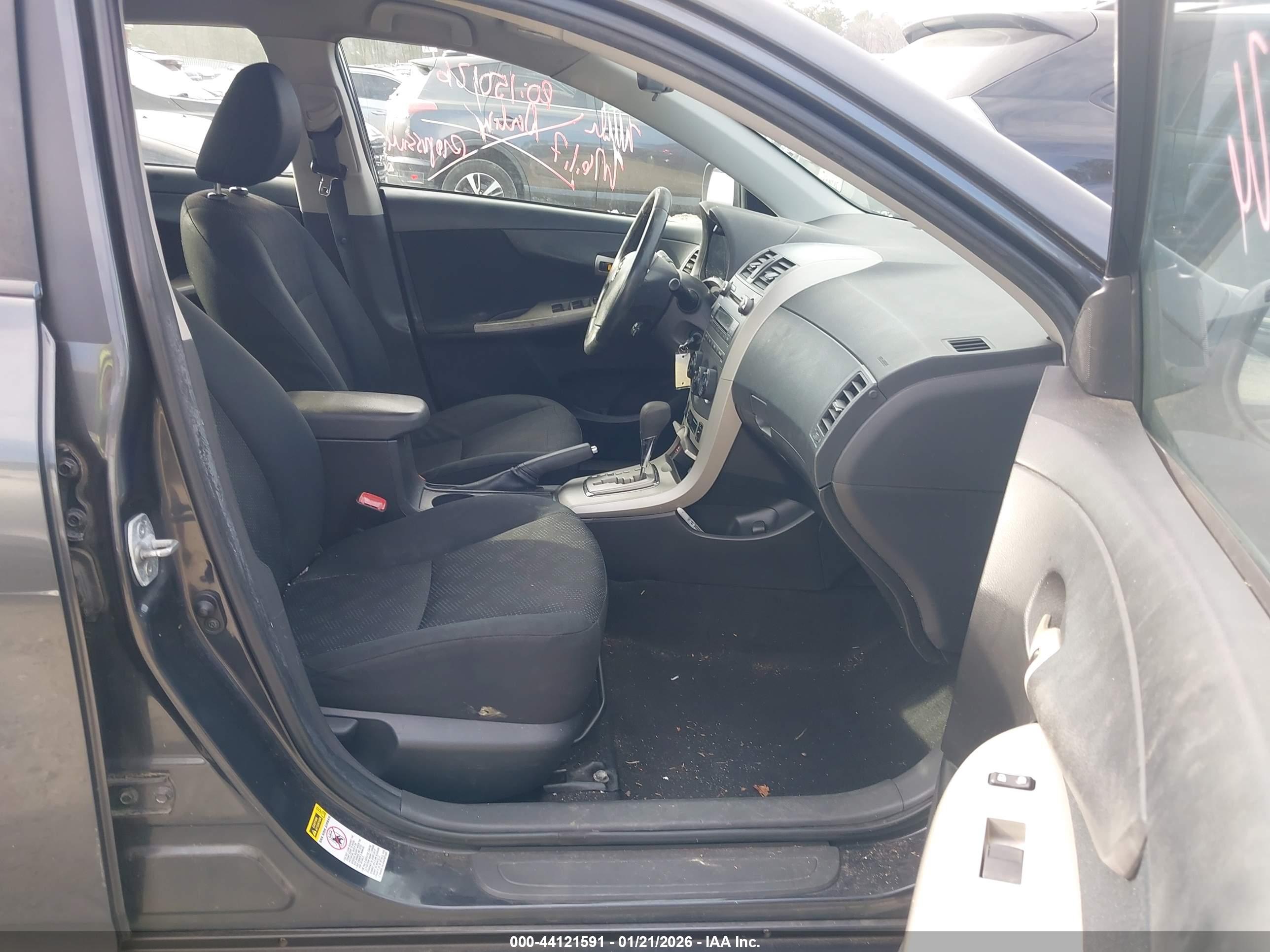 TOYOTA COROLLA image 5