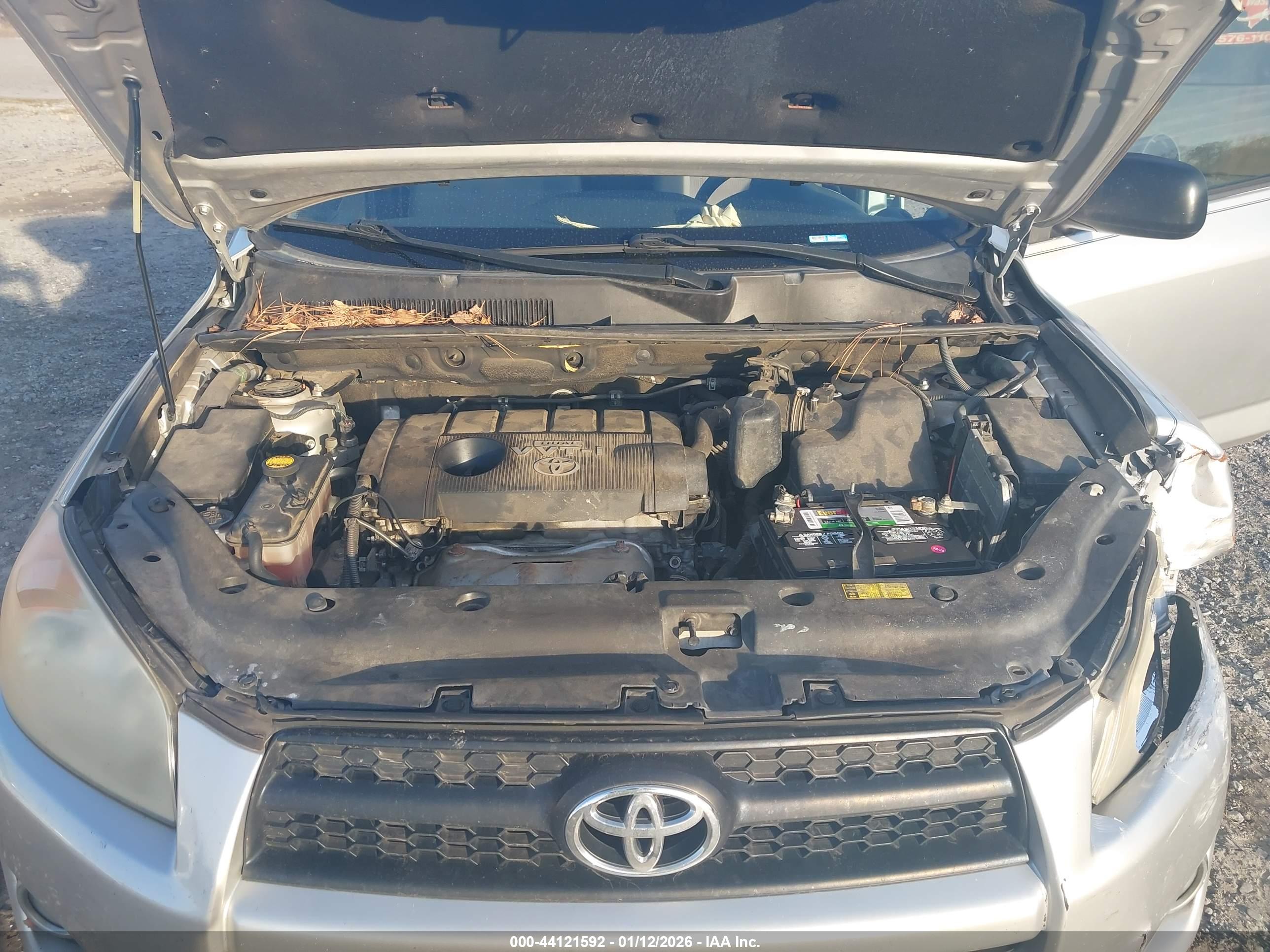 TOYOTA RAV4 image 10