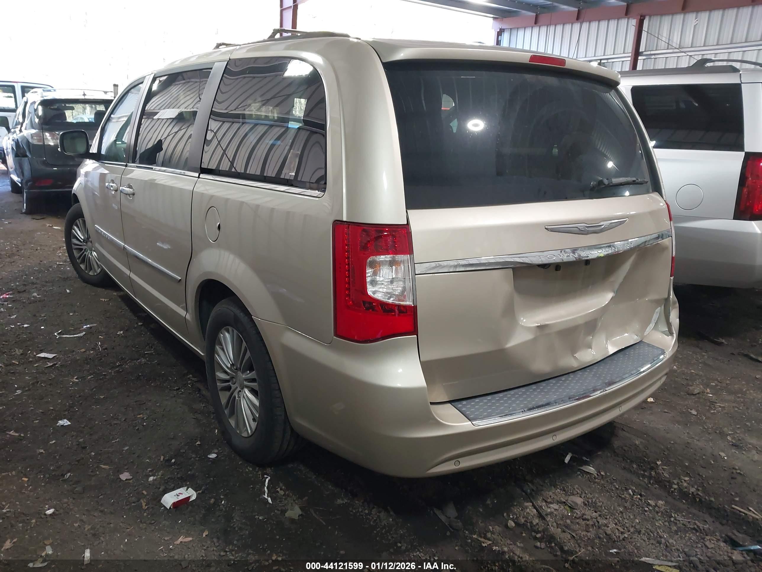 CHRYSLER TOWN image 3