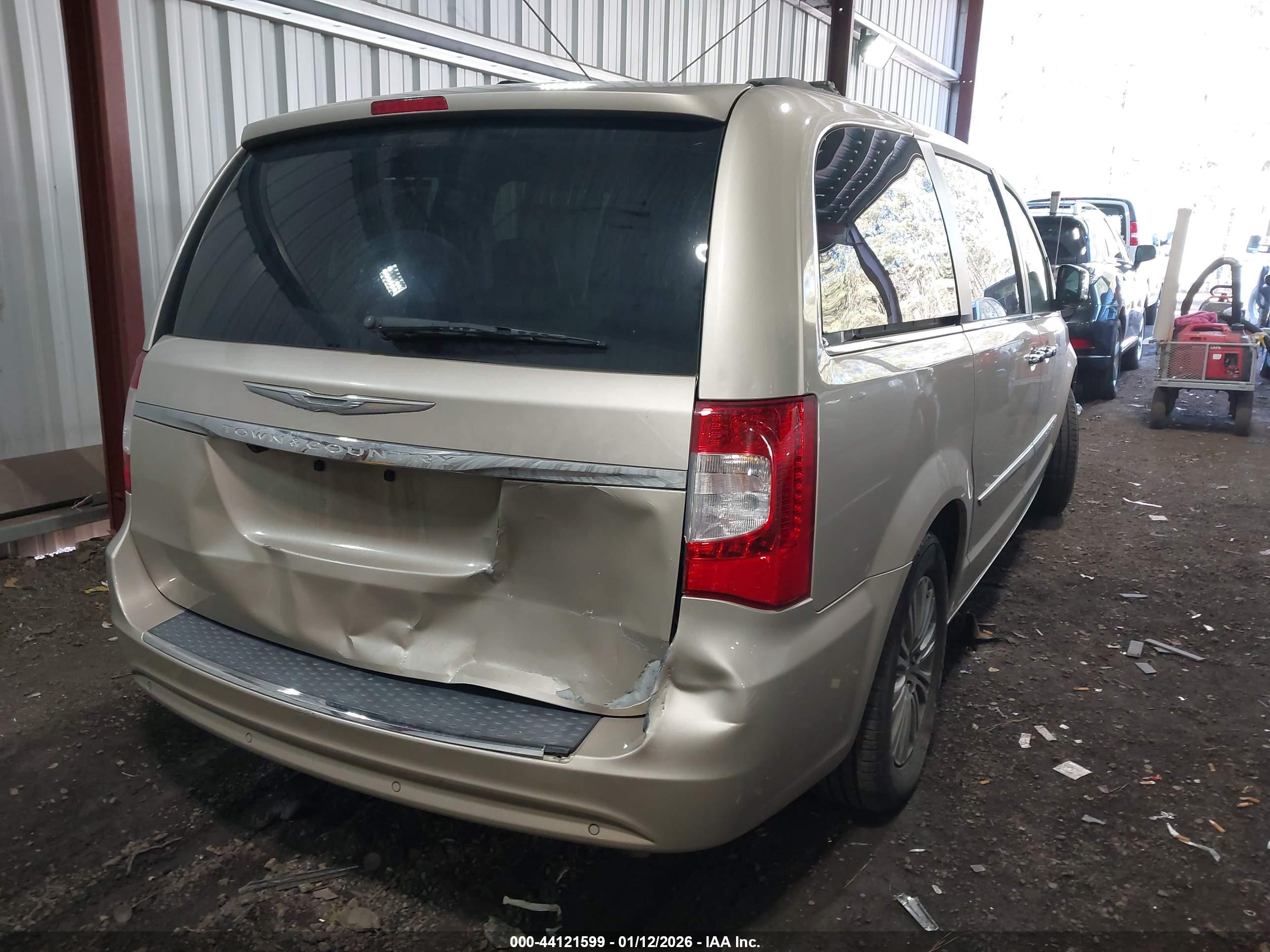 CHRYSLER TOWN image 4