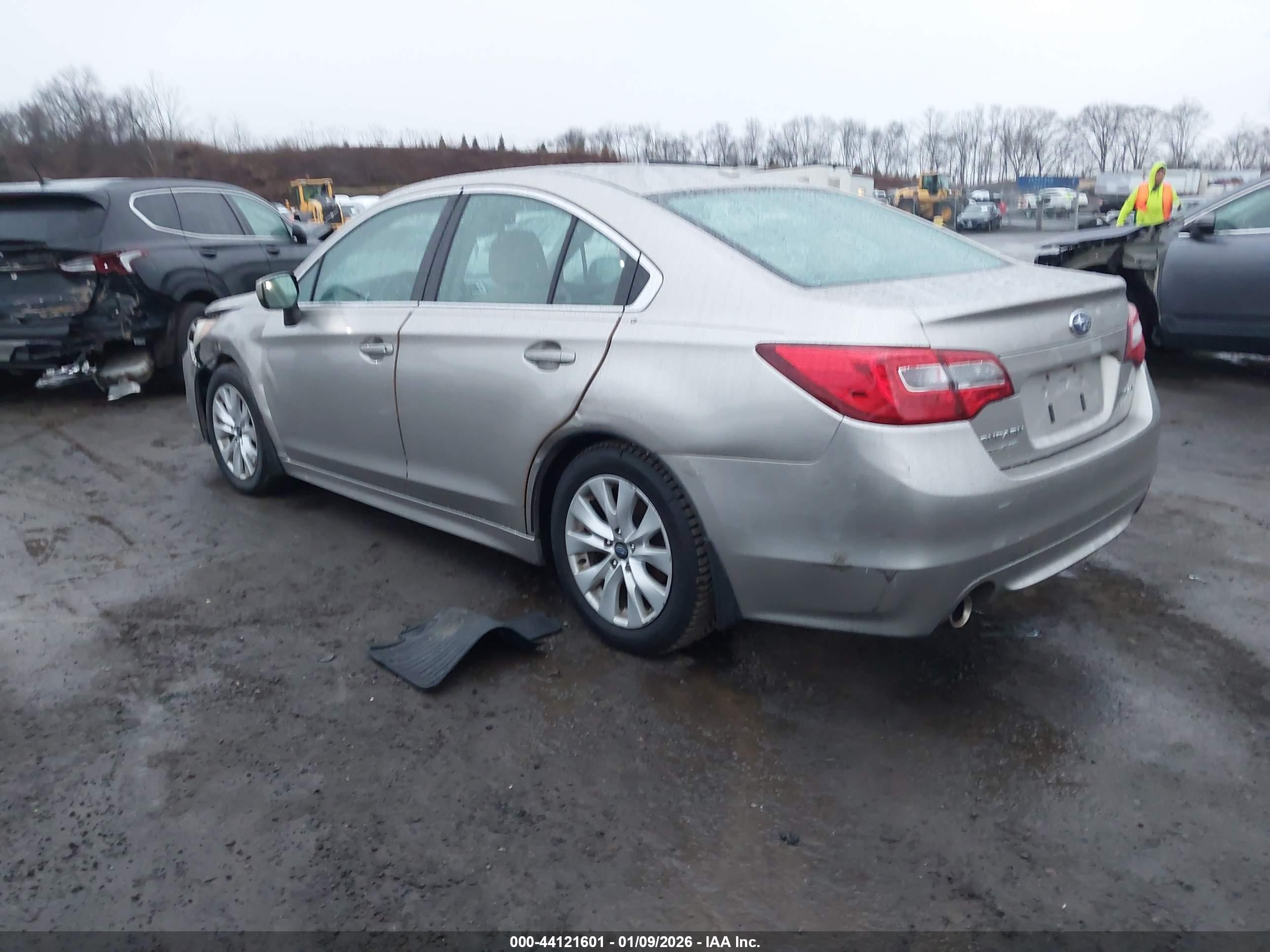 SUBARU LEGACY image 3