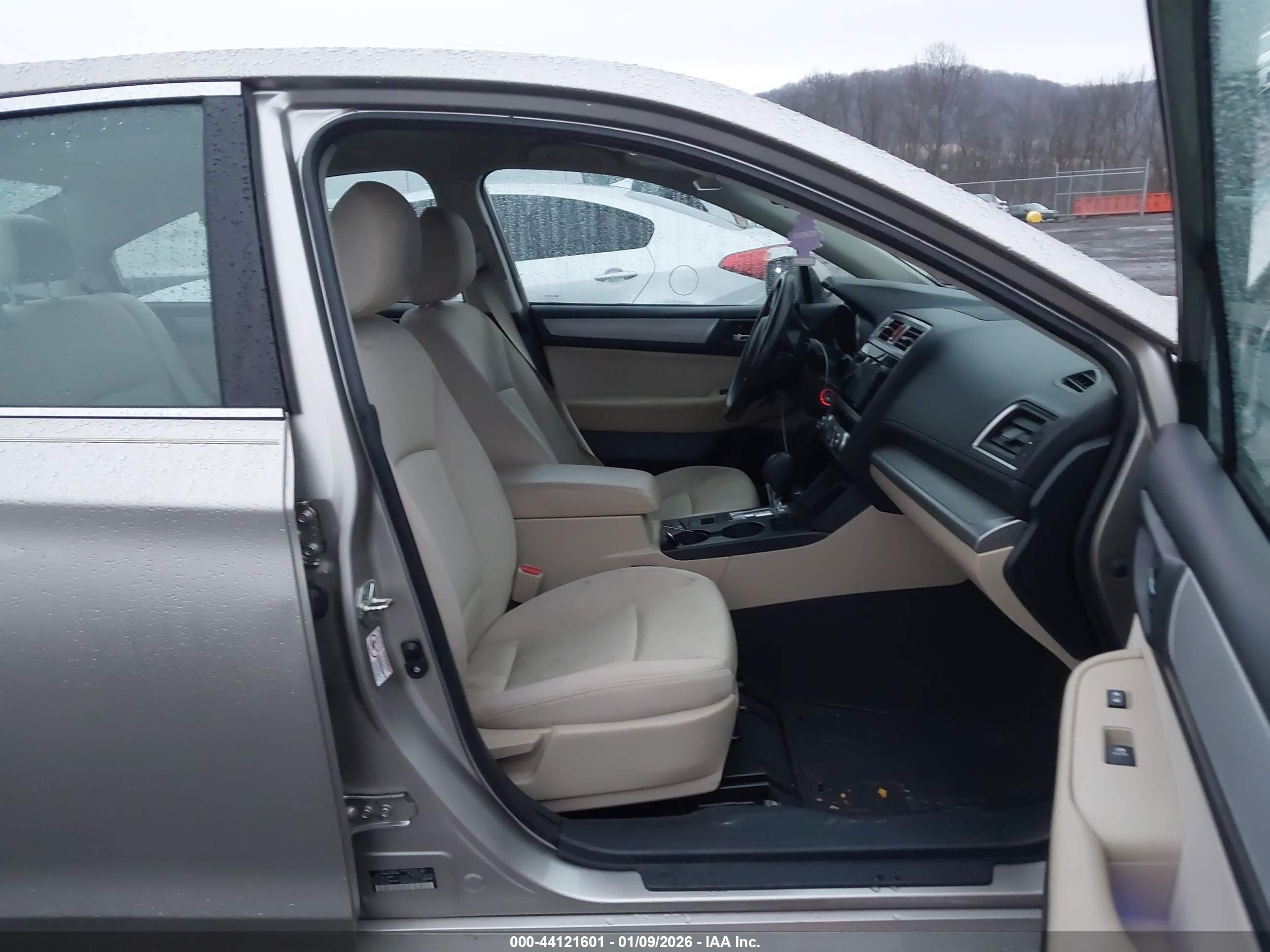 SUBARU LEGACY image 5