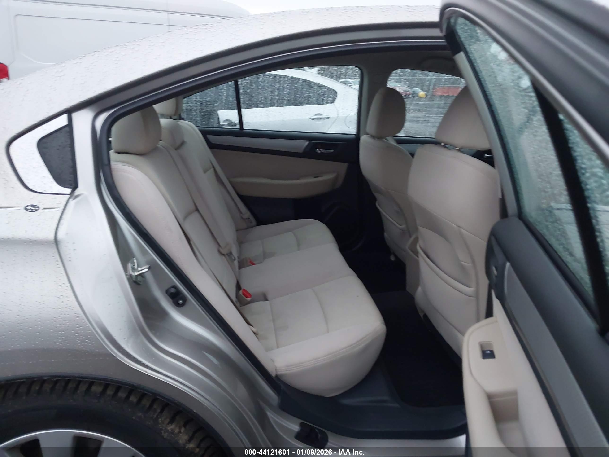 SUBARU LEGACY image 8