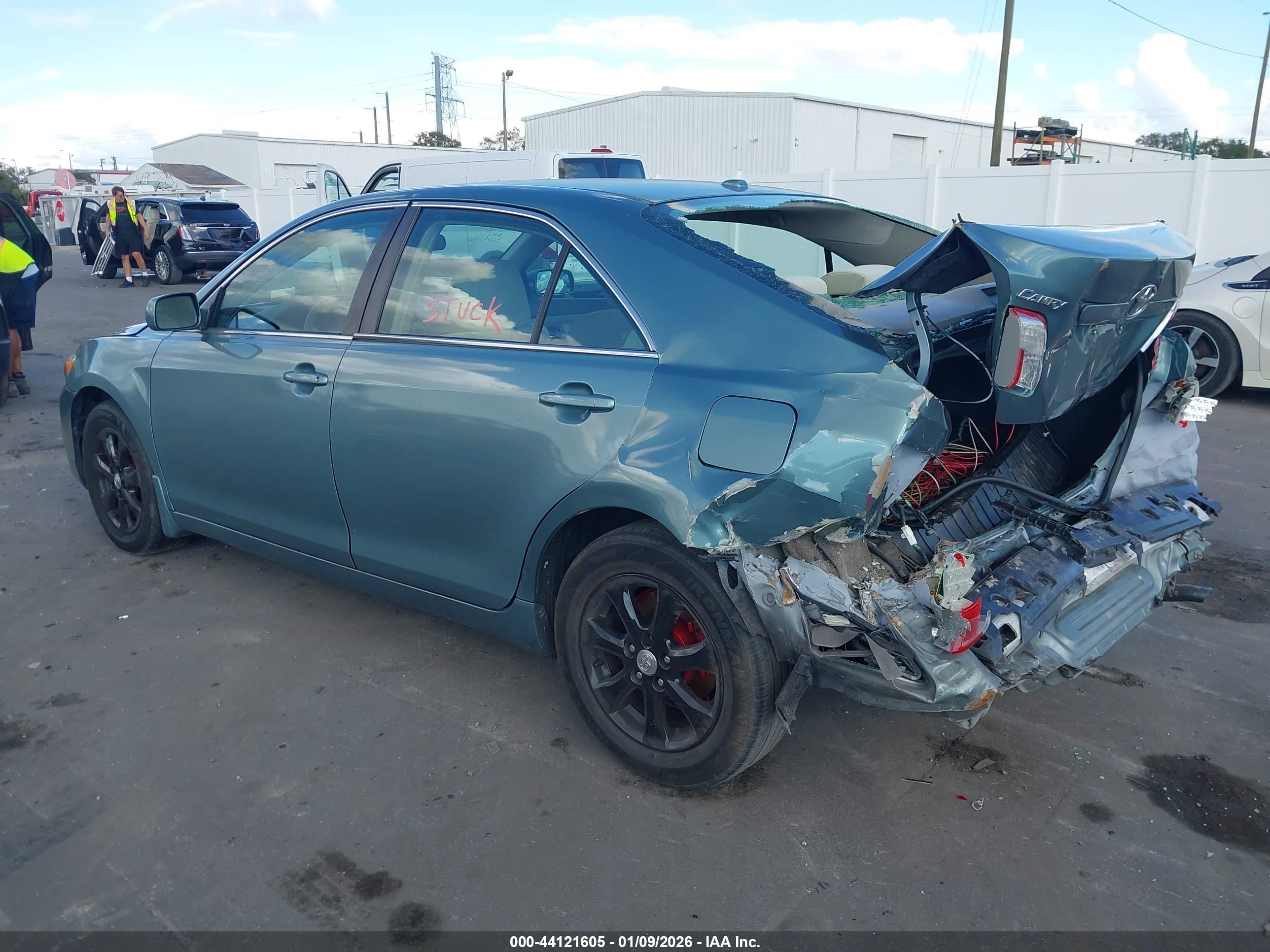 TOYOTA CAMRY image 3